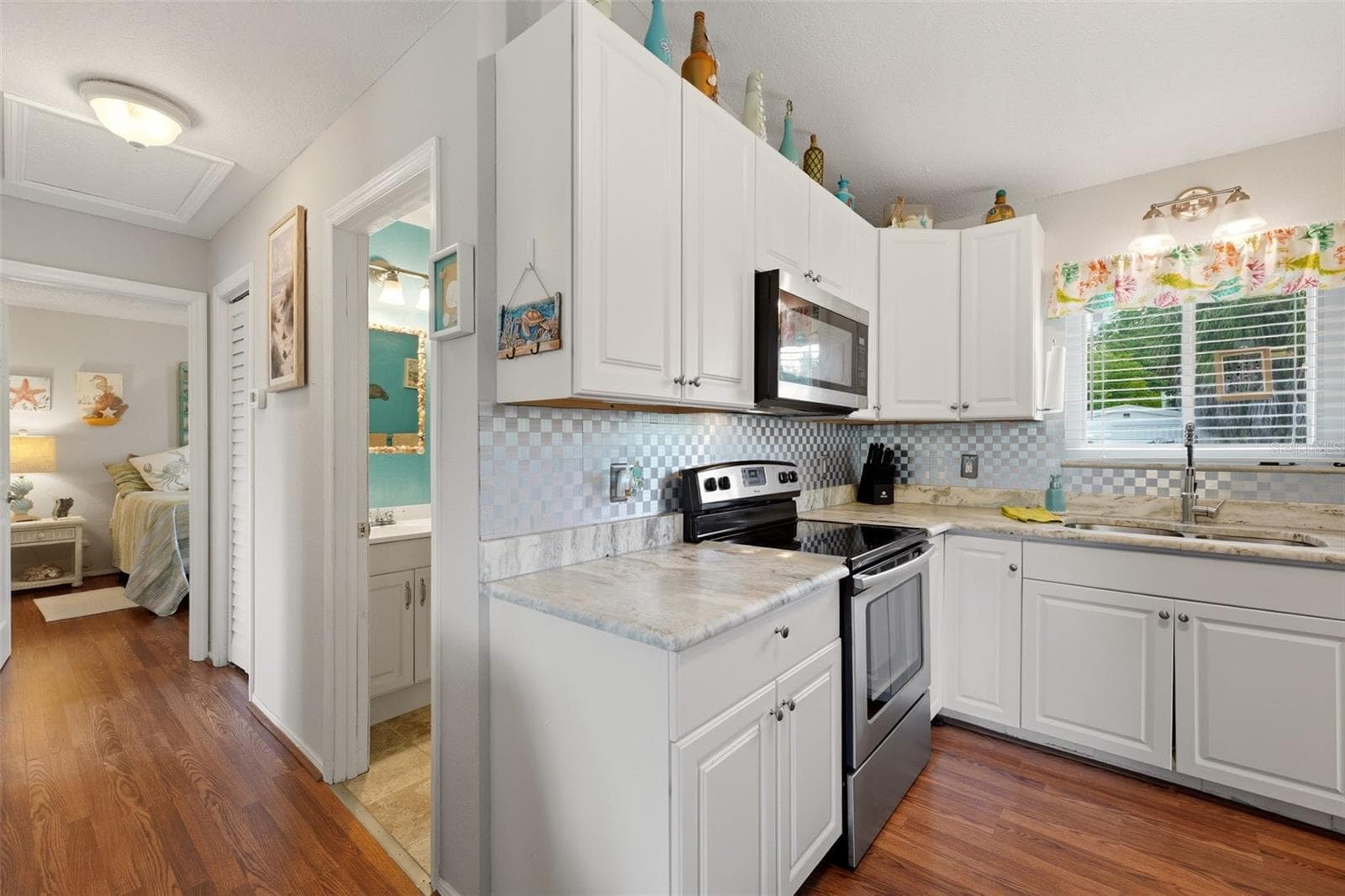 Granite in the new kitchen - 10182 GULFSTREAM BLVD, ENGLEWOOD