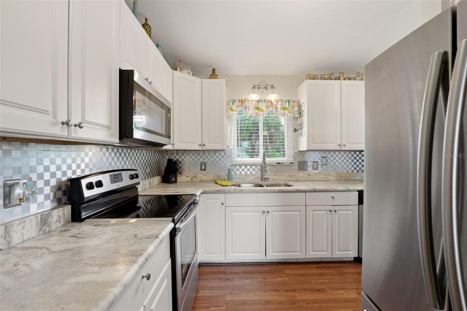 Single Family Residence at 10182 GULFSTREAM BLVD, ENGLEWOOD, photo 15 of 40