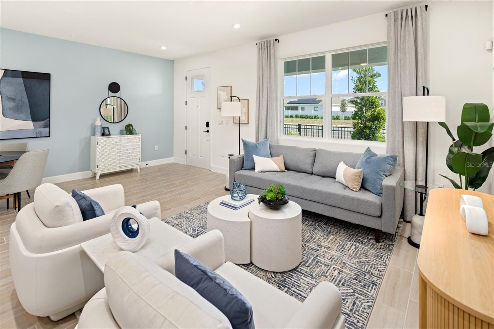 Gardenia Reserve Aurora Model Great Room - 2275 NIGHTSHADE GROVE LN, APOPKA