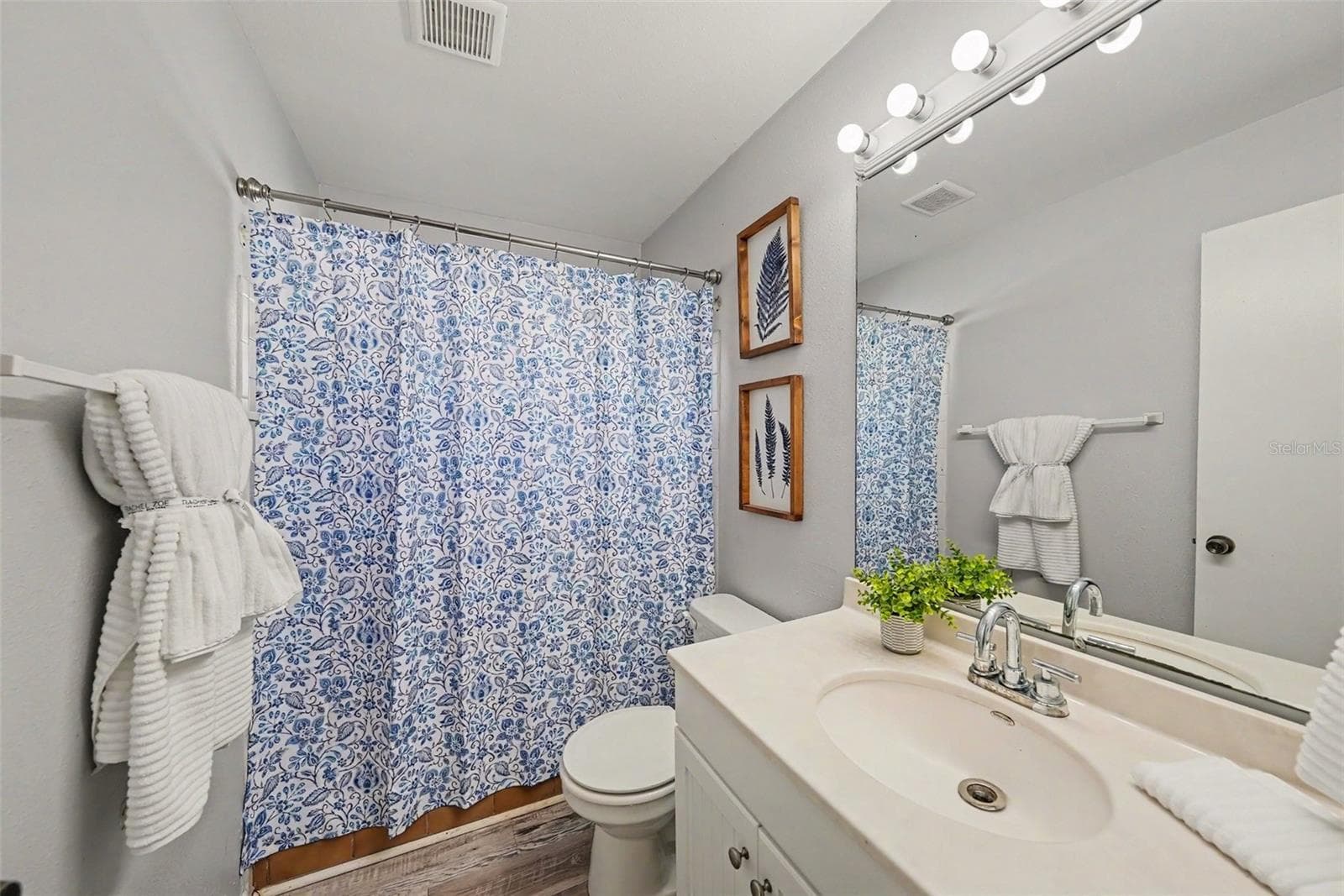 Single Family Residence at 4516 W PAXTON AVE, TAMPA, photo 25 of 26