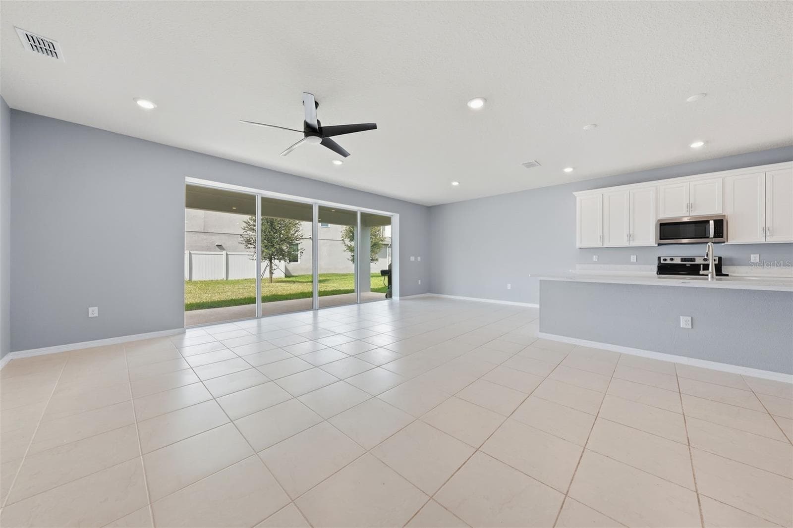 Single Family Residence at 14312 CRESTAVISTA AVE, CLERMONT, photo 11 of 59