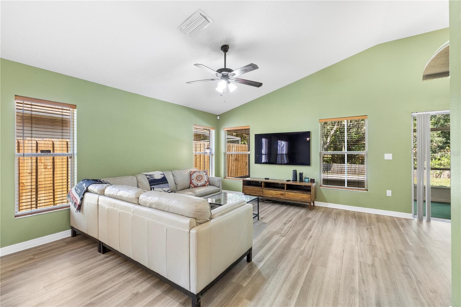 Single Family Residence at 10148 SOMERSBY DR, RIVERVIEW, photo 10 of 67
