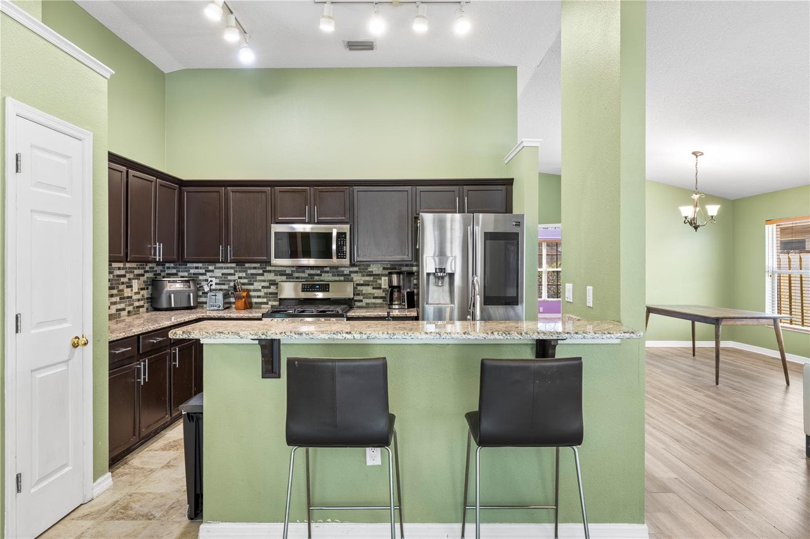 Single Family Residence at 10148 SOMERSBY DR, RIVERVIEW, photo 17 of 67