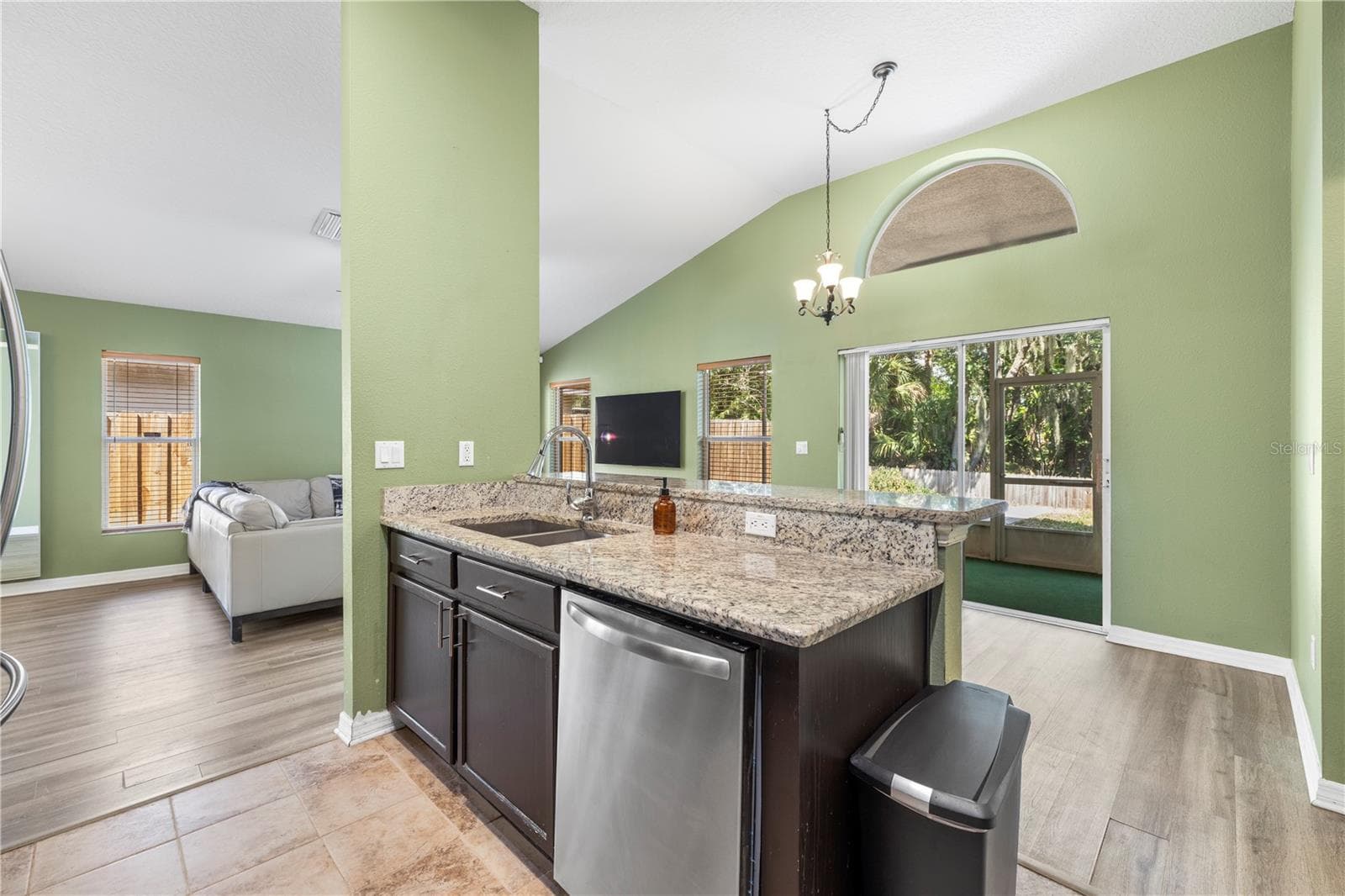 Single Family Residence at 10148 SOMERSBY DR, RIVERVIEW, photo 20 of 67