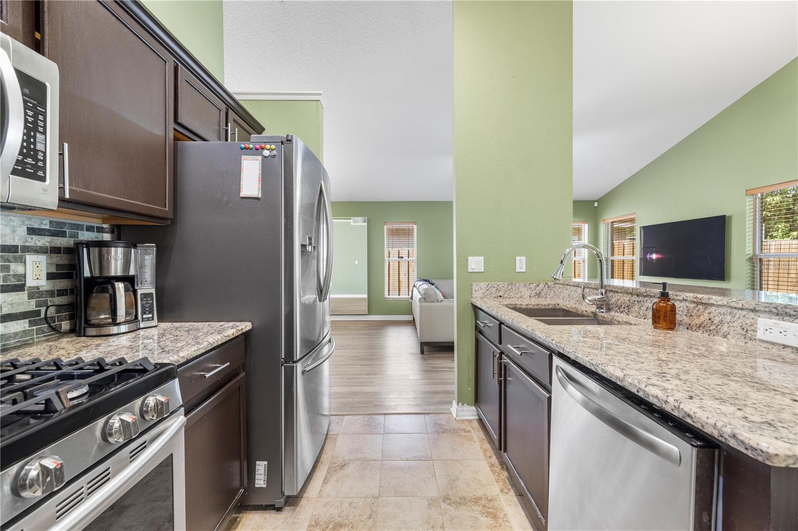 Single Family Residence at 10148 SOMERSBY DR, RIVERVIEW, photo 21 of 67