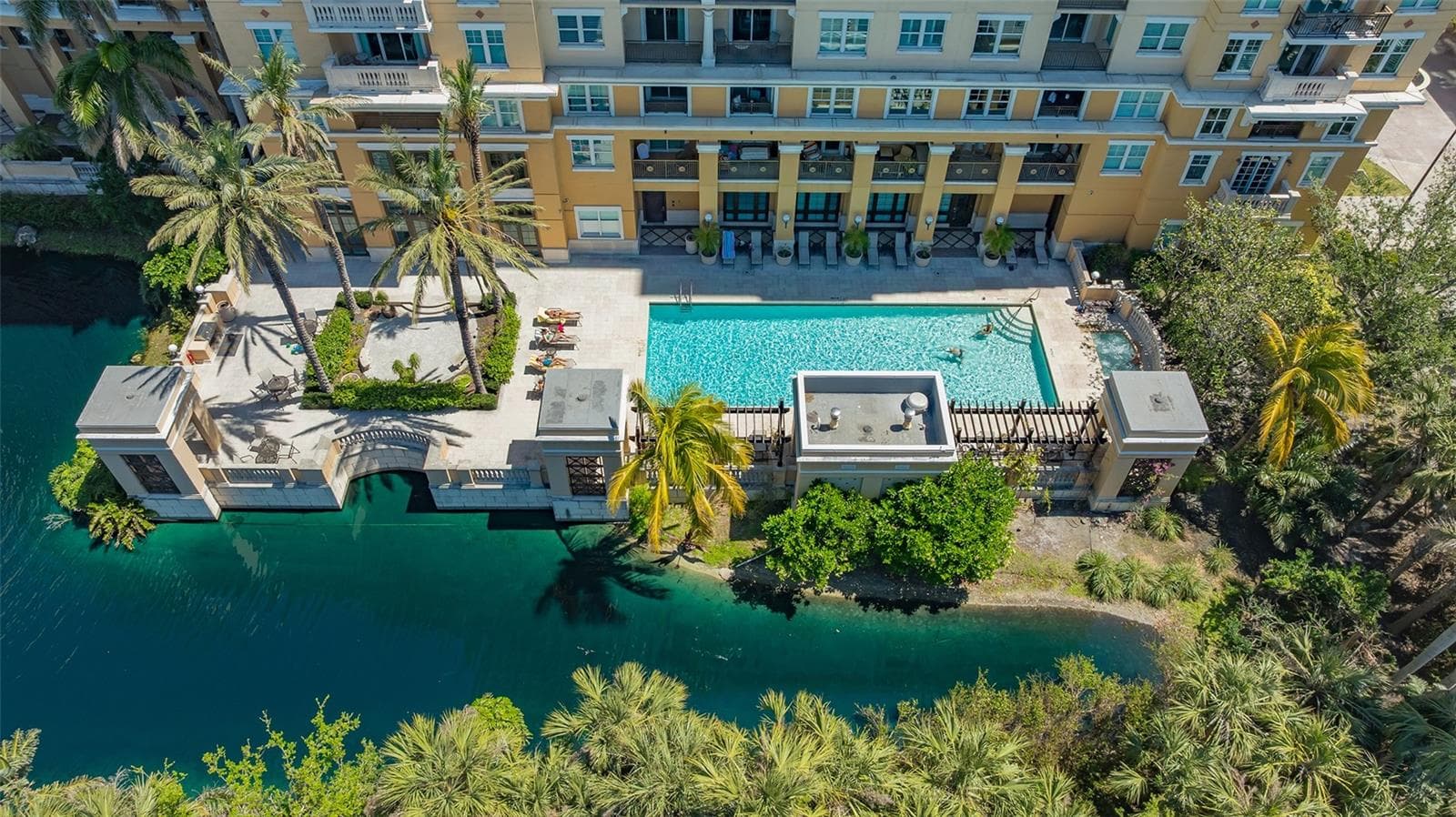 Condominium at 750 N TAMIAMI TRL #304, SARASOTA, photo 37 of 70