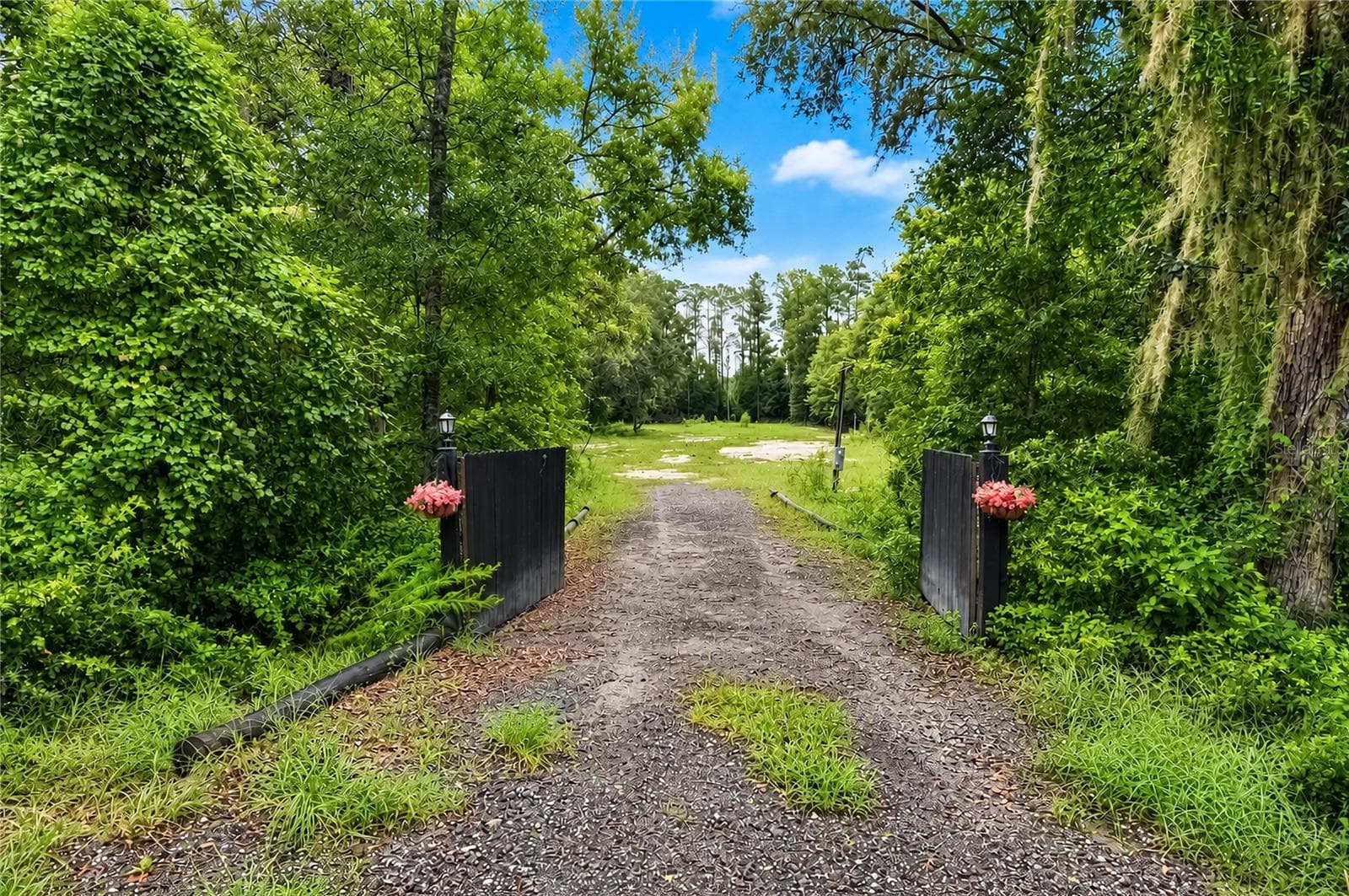 261 ASHLEY LAKE DR