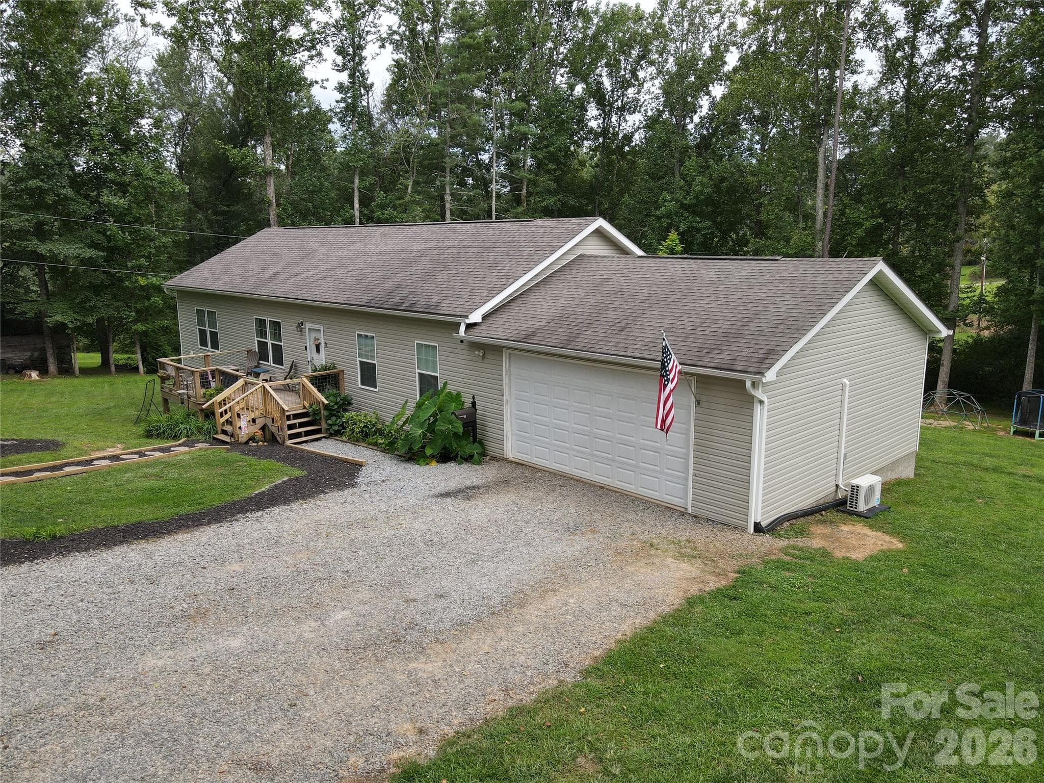 Single Family Residence at Hendersonville, photo 3 of 52