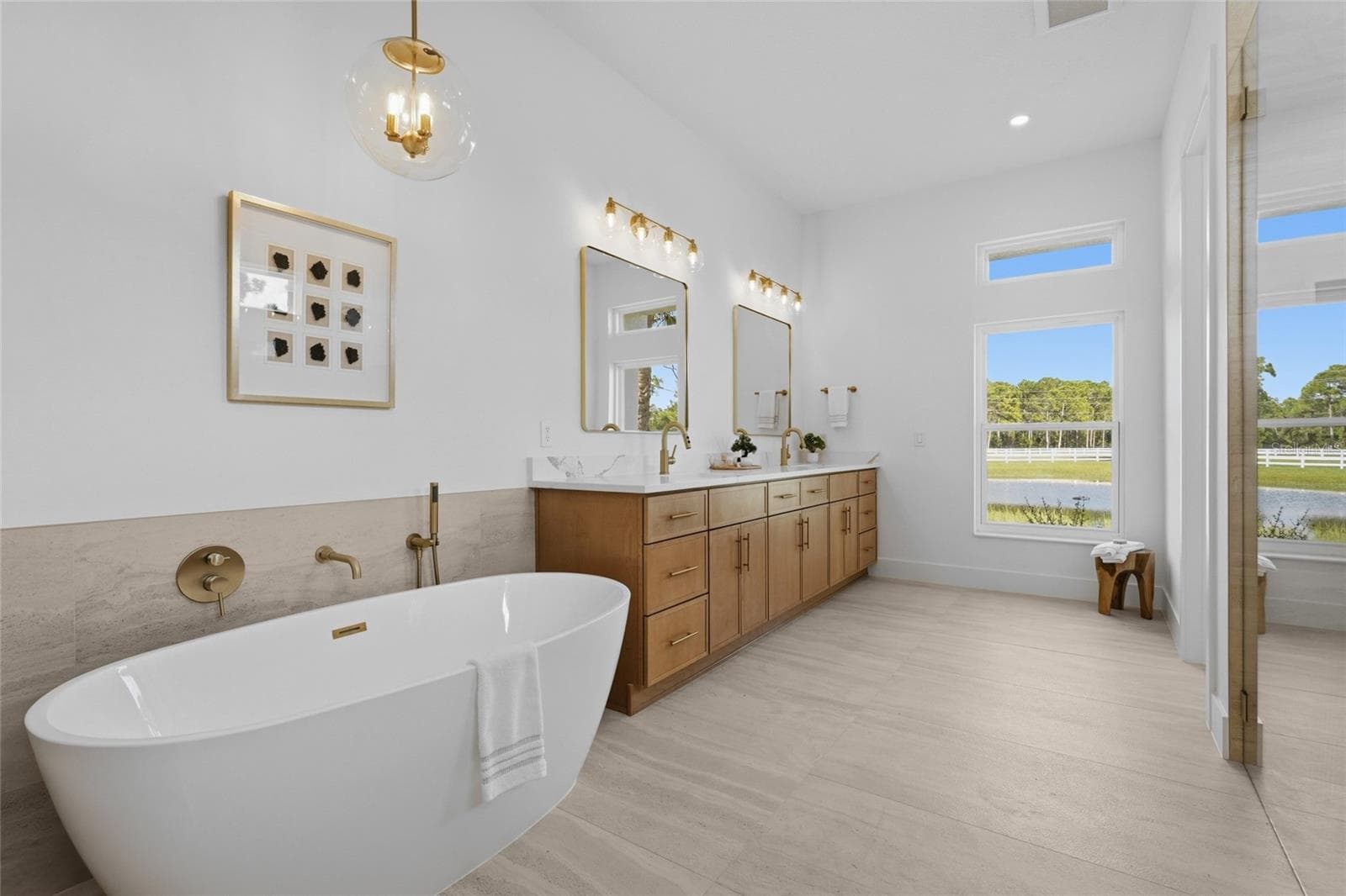 Spa-like primary ensuite - 7310 201ST ST E, BRADENTON