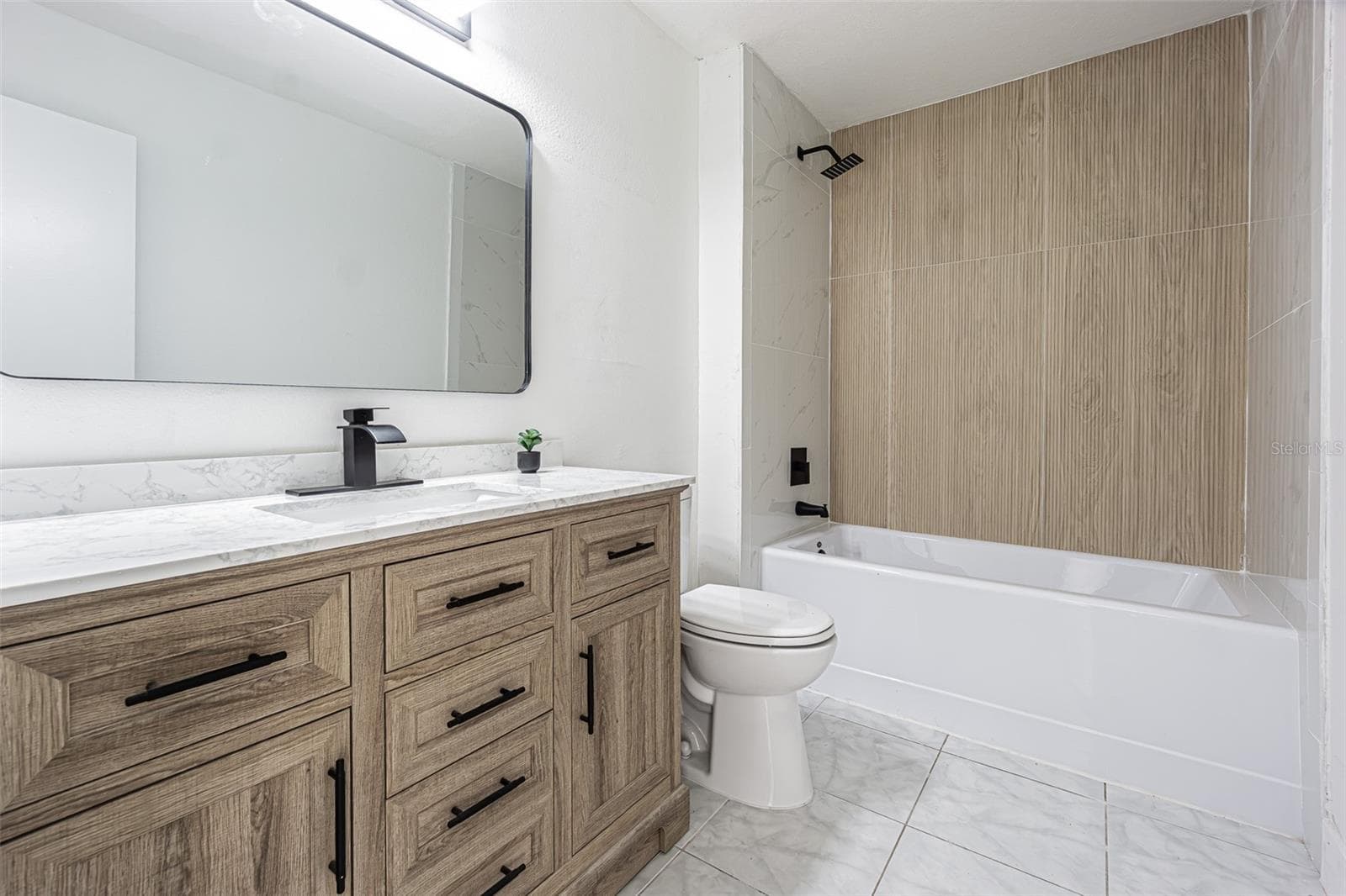 Single Family Residence at 10305 BRAMBLEWOOD PL, TAMPA, photo 11 of 21