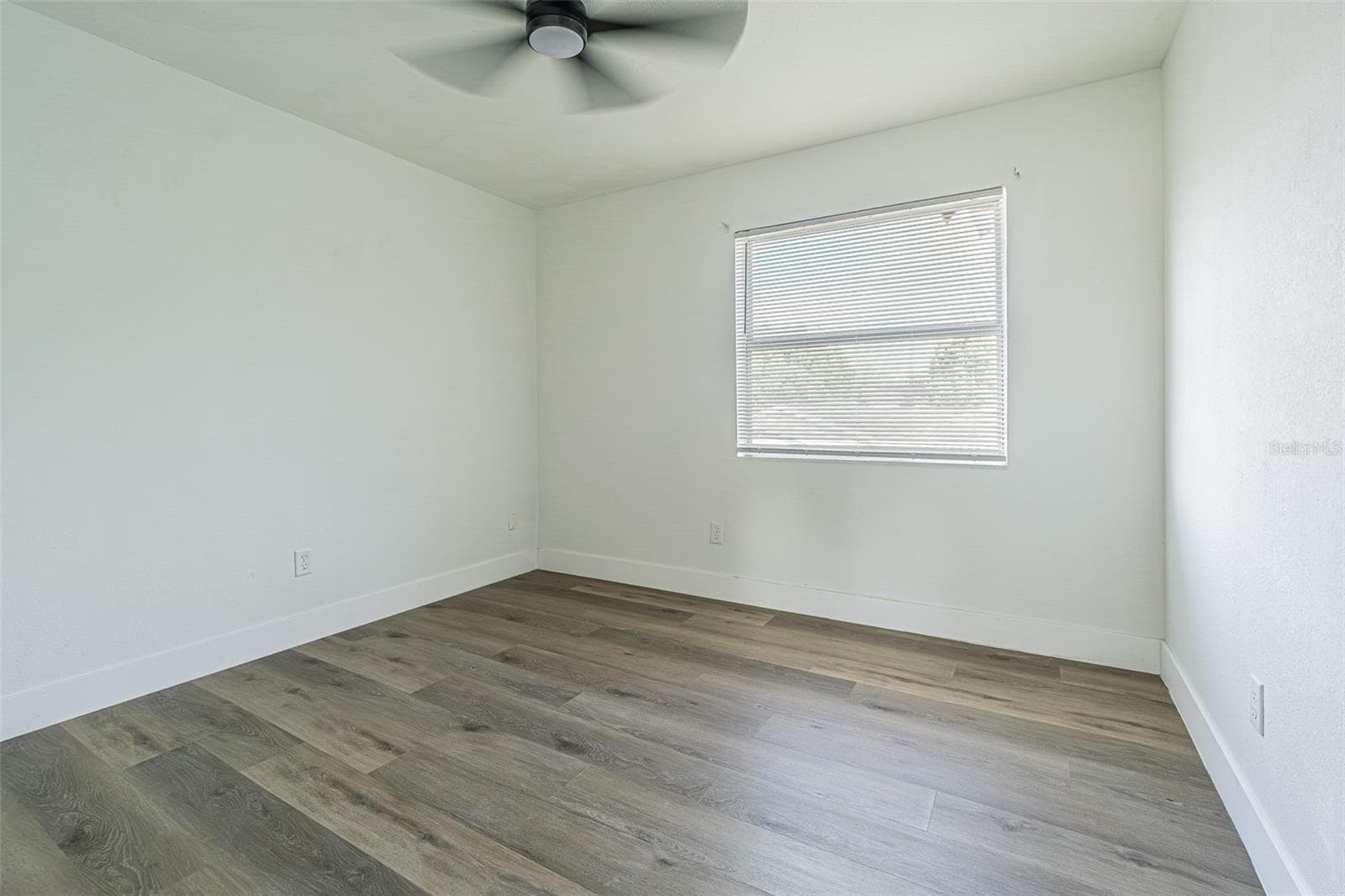 Single Family Residence at 10305 BRAMBLEWOOD PL, TAMPA, photo 12 of 21