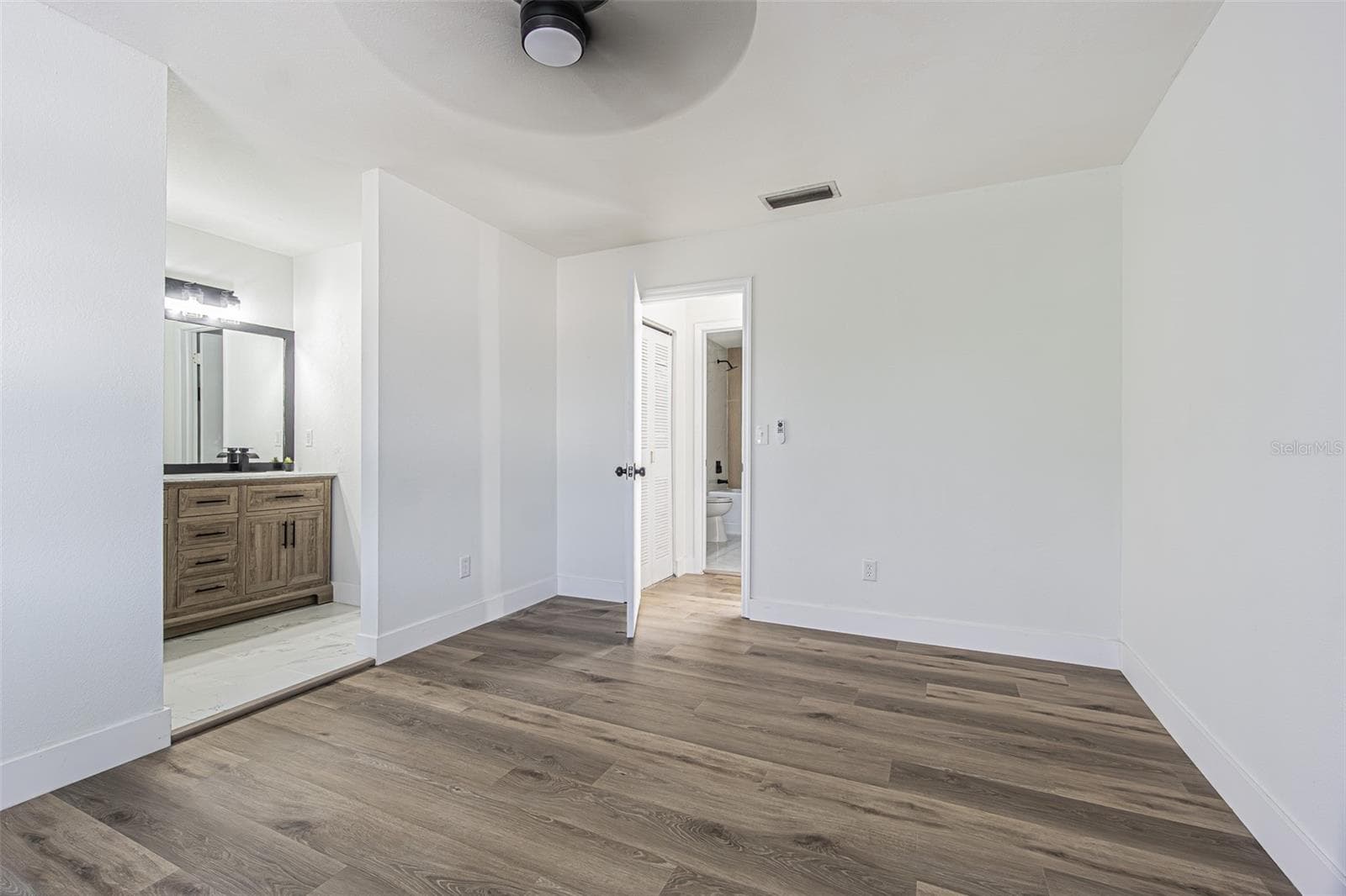 Single Family Residence at 10305 BRAMBLEWOOD PL, TAMPA, photo 13 of 21
