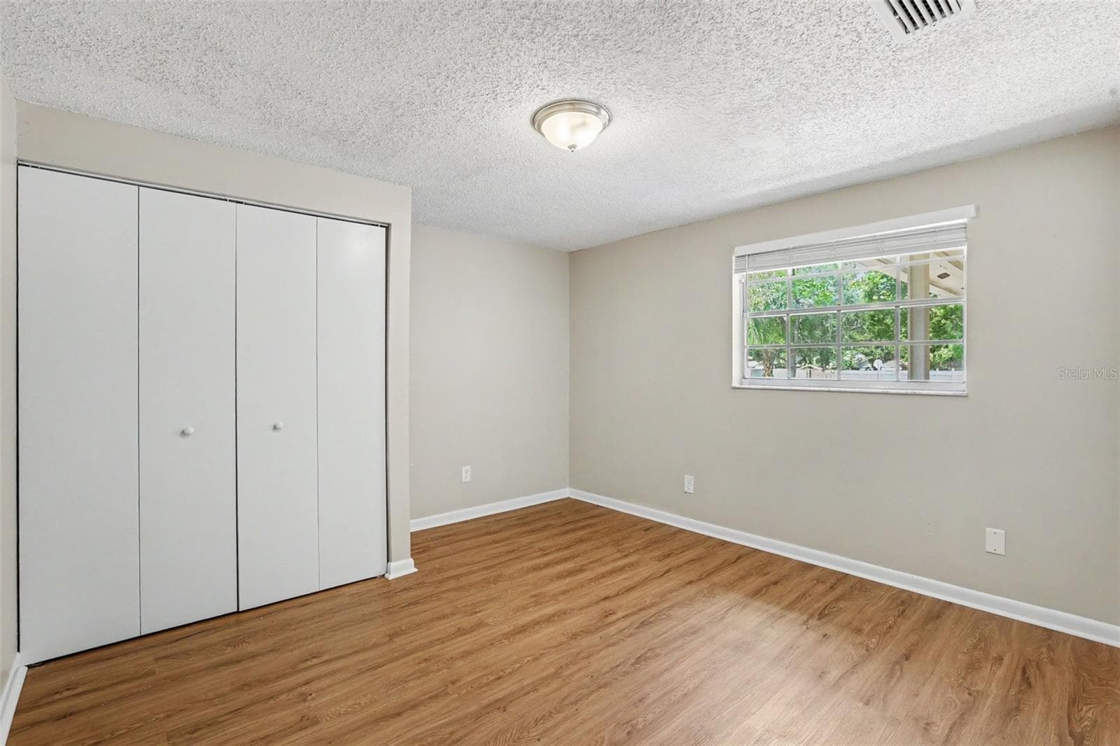 Single Family Residence at 603 HIGHVIEW TER N, BRANDON, photo 10 of 21