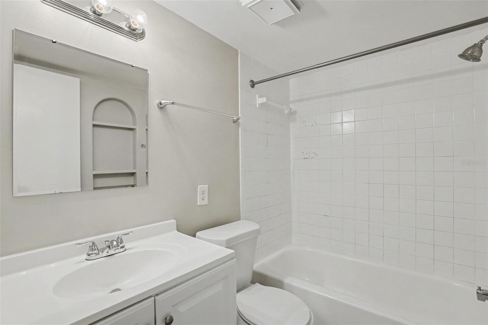 Single Family Residence at 603 HIGHVIEW TER N, BRANDON, photo 16 of 21