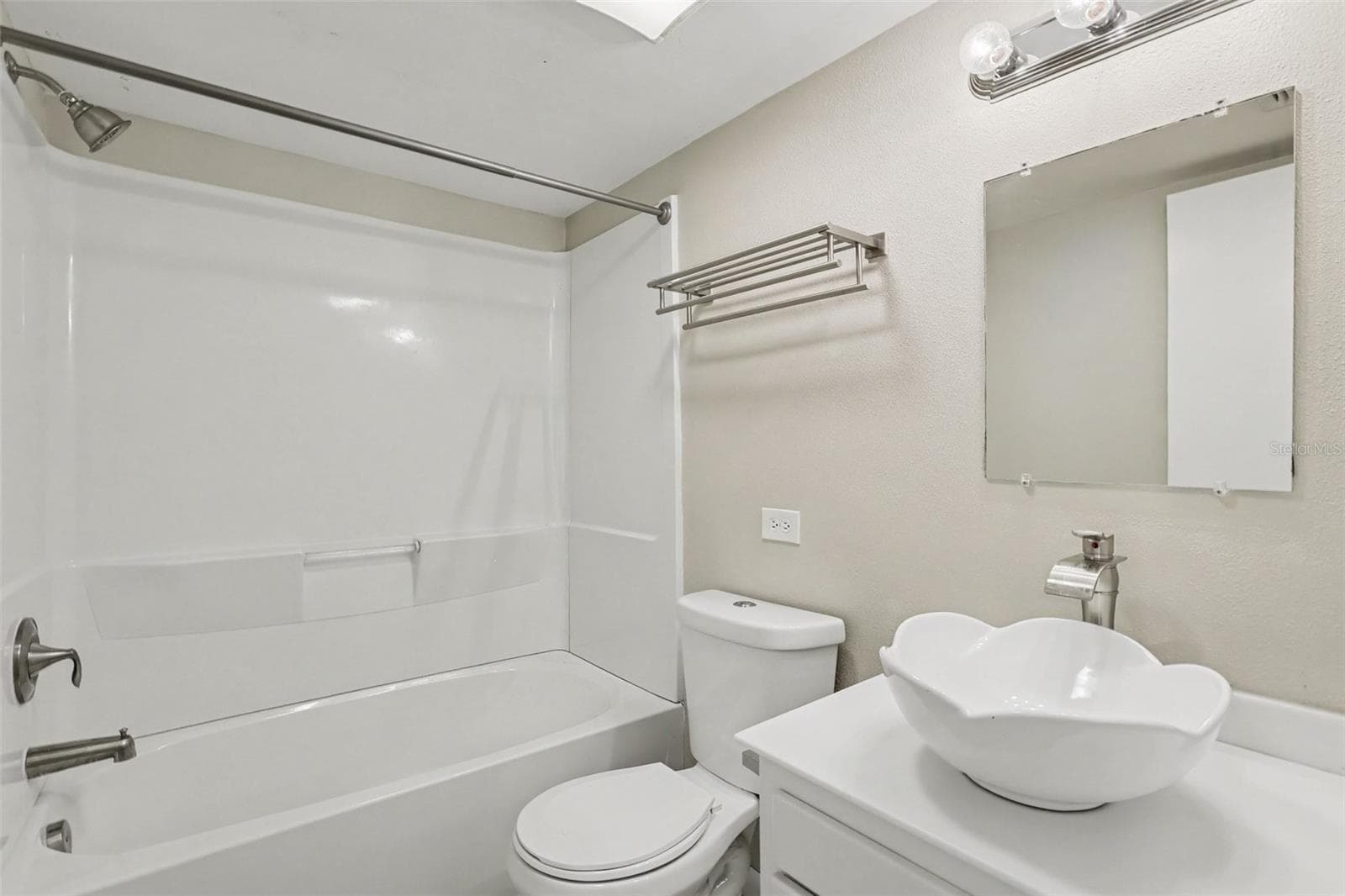 Single Family Residence at 603 HIGHVIEW TER N, BRANDON, photo 17 of 21
