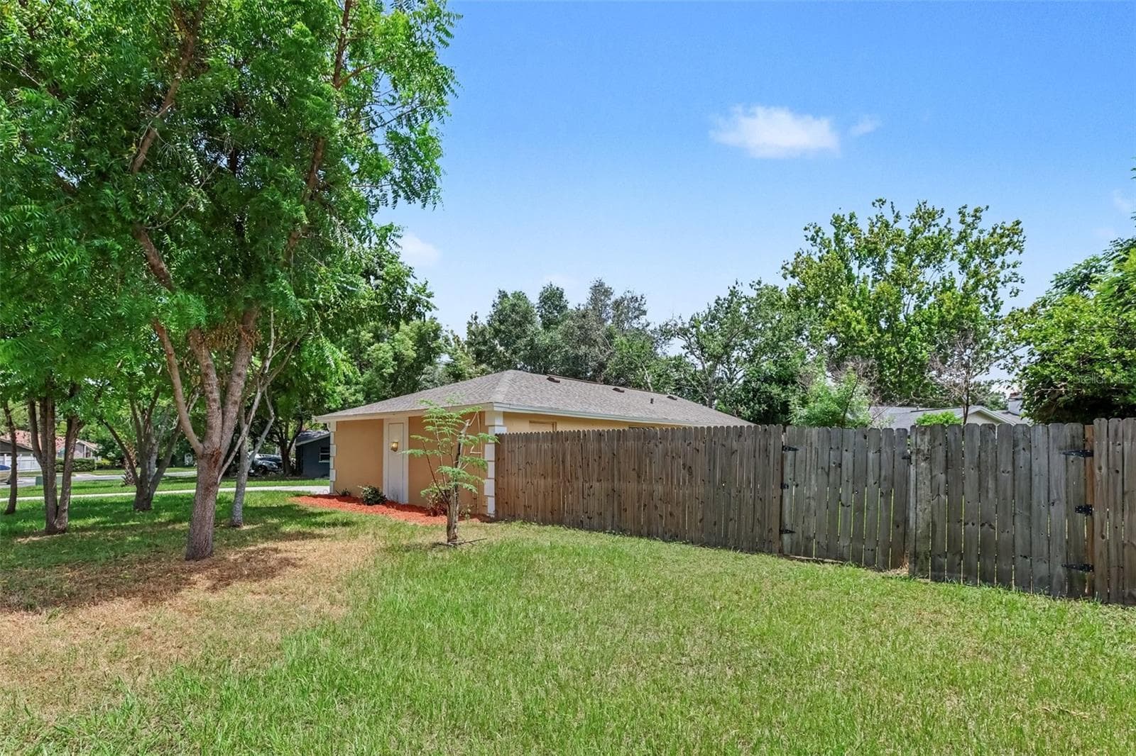 Single Family Residence at 603 HIGHVIEW TER N, BRANDON, photo 19 of 21