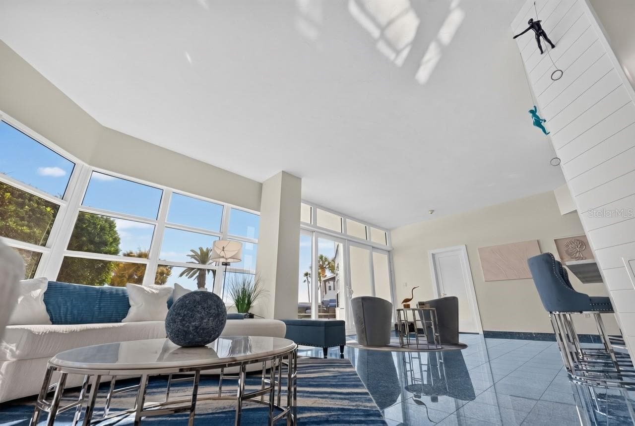 SOARING TEN FOOT HIGH CEILINGS - 988 BLVD OF THE ARTS #109, SARASOTA