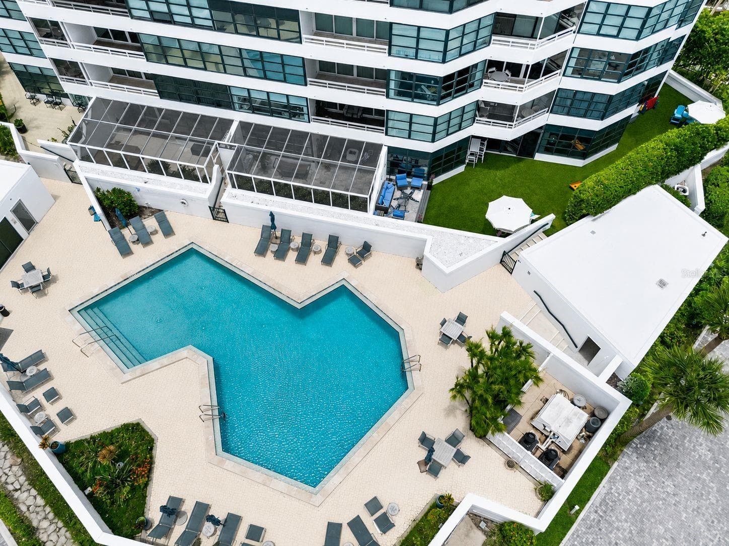 PRIVATE TERRACE Shown To Right - 988 BLVD OF THE ARTS #109, SARASOTA
