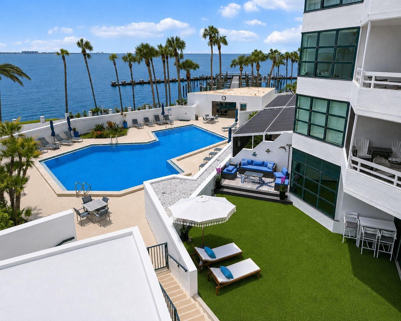 PRIVATE GATED ACCESS TO AMENITIES...POOL, SAUNA, FITNESS, MARINA... - 988 BLVD OF THE ARTS #109, SARASOTA