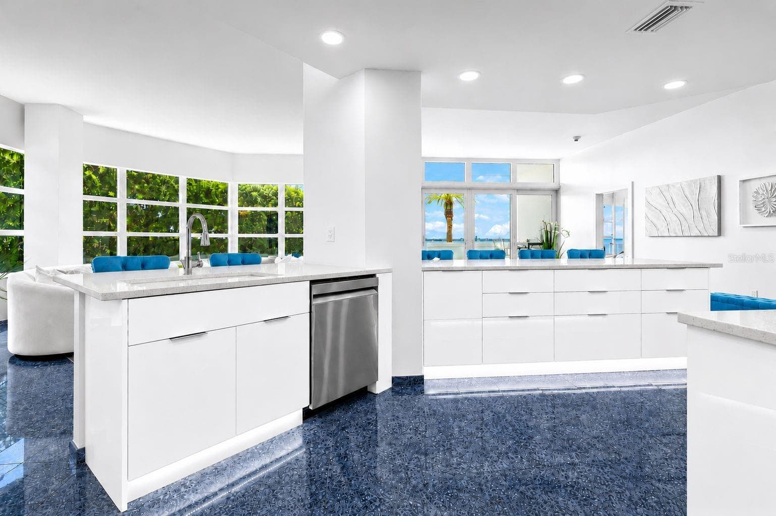 MAIN KITCHEN FOR ENTERTAINING - 988 BLVD OF THE ARTS #109, SARASOTA
