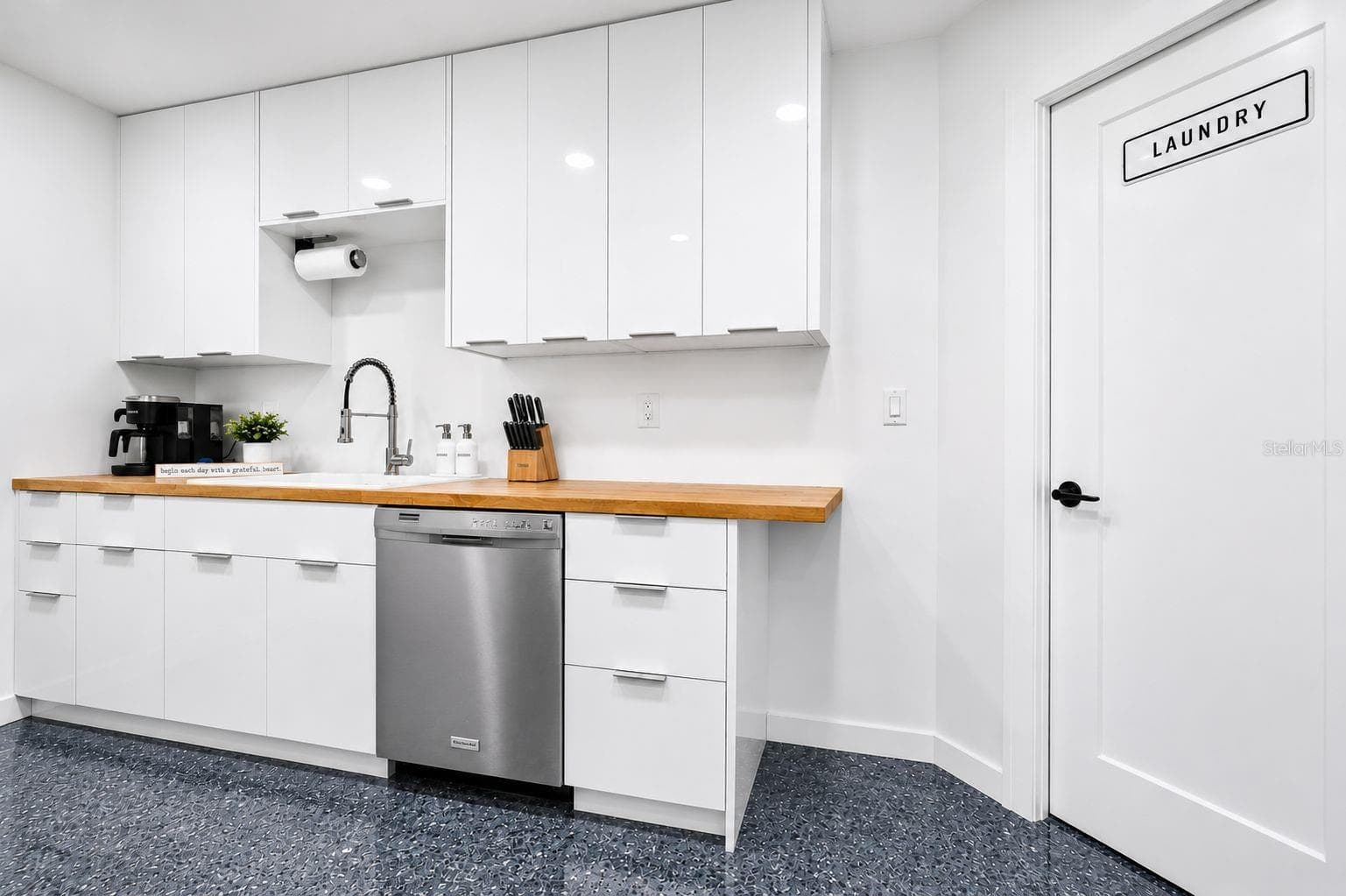 PREP KITCHEN KEEPS MAIN KITCHEN CLEAN WHEN ENTERTAINING - 988 BLVD OF THE ARTS #109, SARASOTA