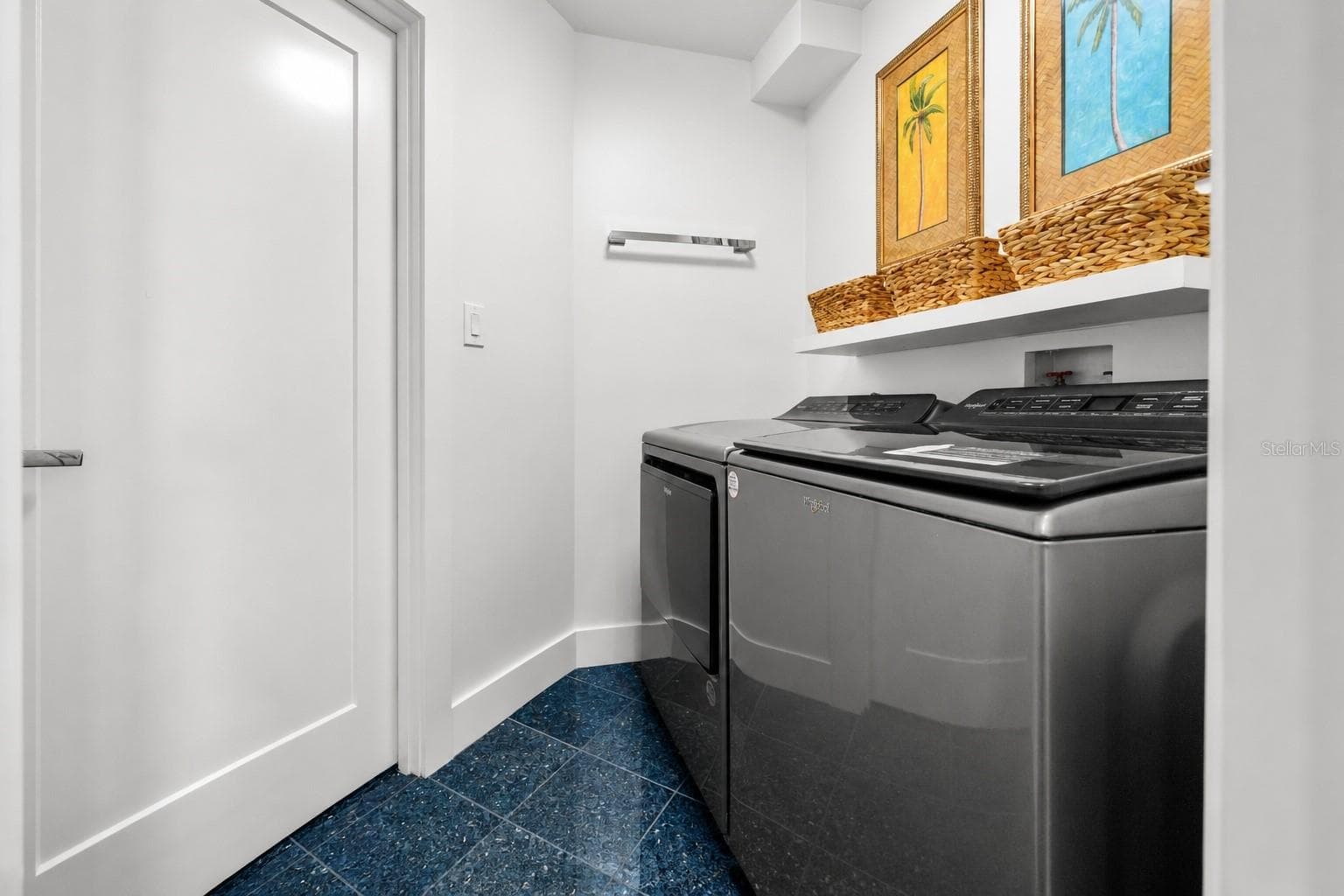 LARGE CAPACITY WASHER & DRYER - 988 BLVD OF THE ARTS #109, SARASOTA