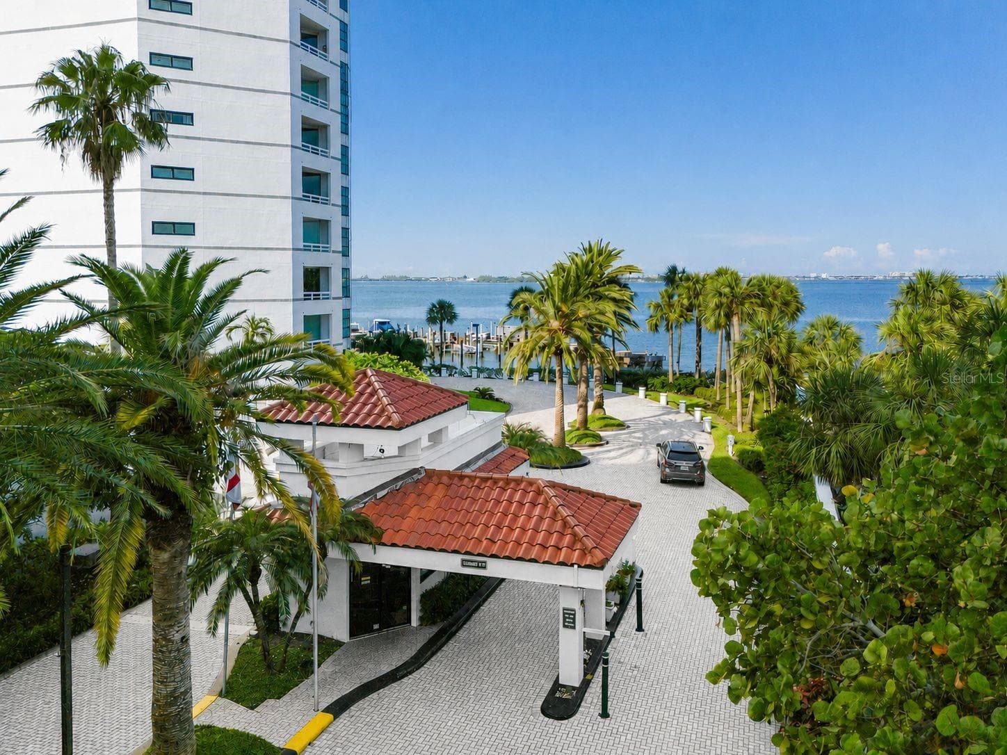 24 HOUR GUARD GATED COMMUNITY - 988 BLVD OF THE ARTS #109, SARASOTA