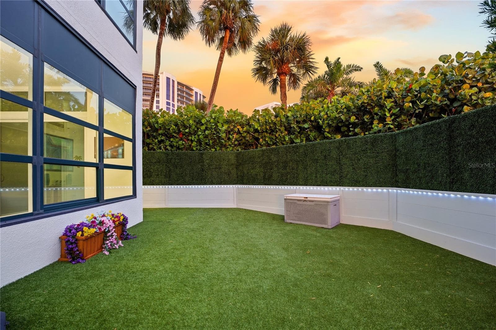 Private Pet-Friendly Backyard - 988 BLVD OF THE ARTS #109, SARASOTA