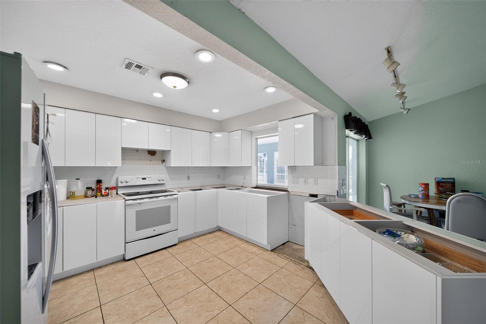Townhouse at 5300 CYPRESS GROVE, PUNTA GORDA, photo 7 of 18