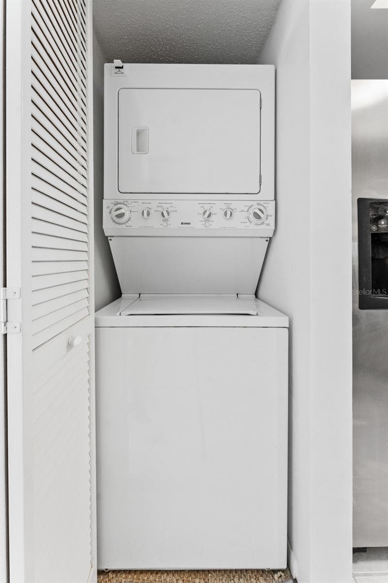 In unit washer/dryer - 5400 PARK ST N #511, ST PETERSBURG