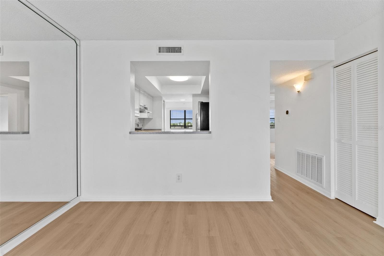 Dining area - 5400 PARK ST N #511, ST PETERSBURG