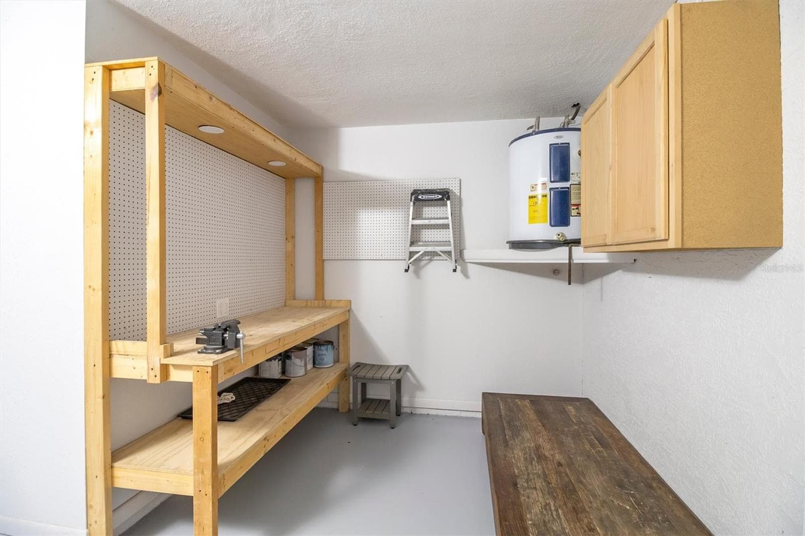 Workshop in garage! - 8345 APPLE ORCHARD RD, SPRING HILL