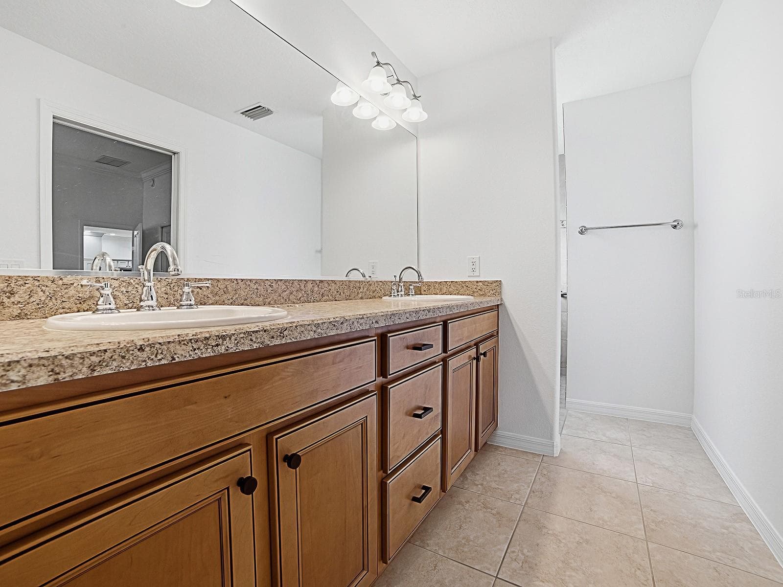 Single Family Residence at 2445 BUTTONWOOD RUN, THE VILLAGES, photo 18 of 34