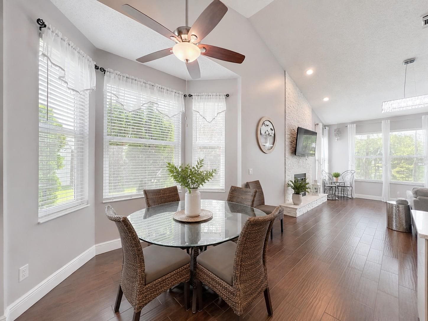 Virtually staged - 1756 BRANCHWATER TRL, ORLANDO
