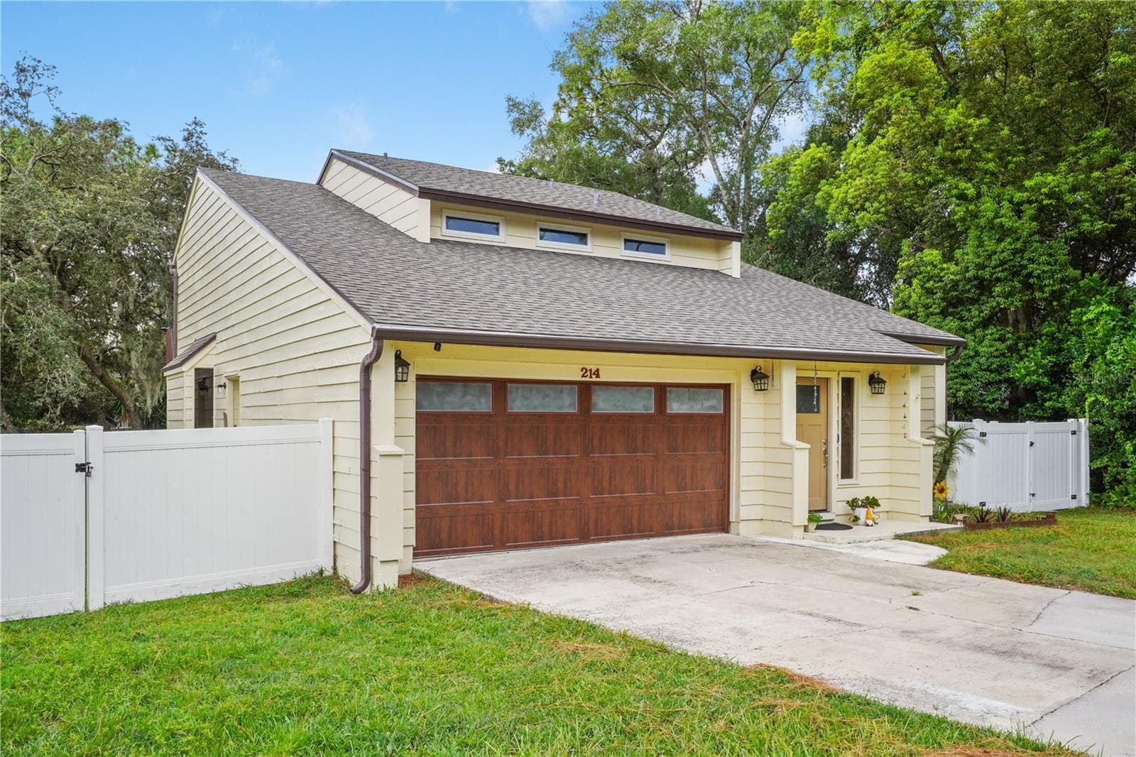 Single Family Residence at 214 PEMBROOK PL, LONGWOOD, photo 4 of 46