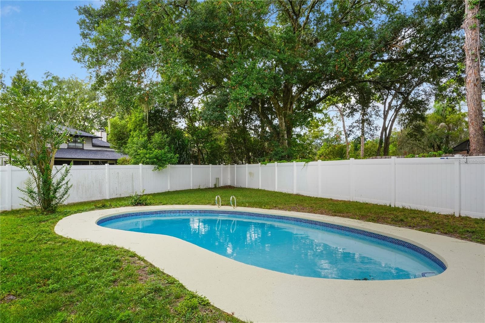 Single Family Residence at 214 PEMBROOK PL, LONGWOOD, photo 5 of 46