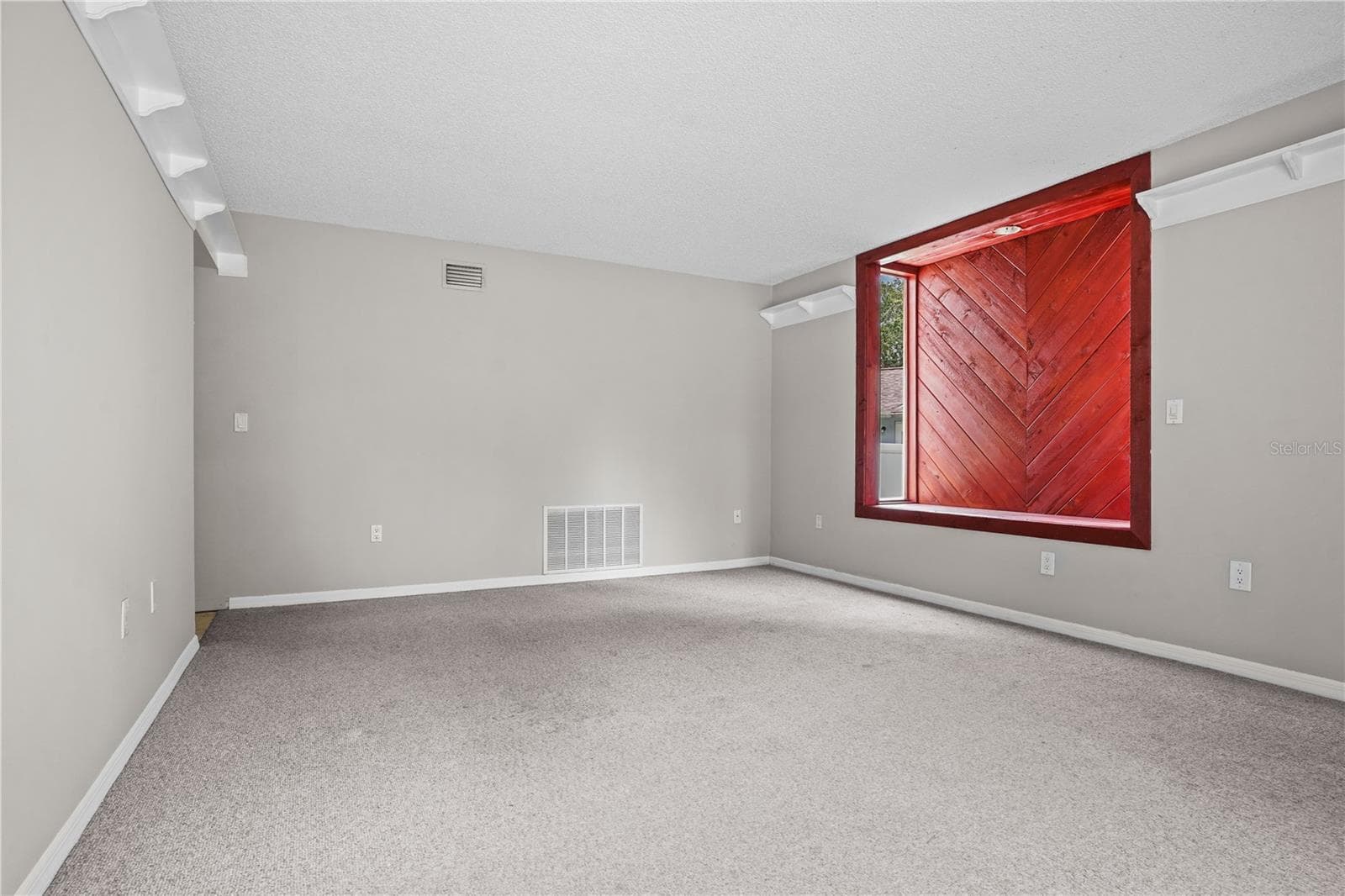 Single Family Residence at 214 PEMBROOK PL, LONGWOOD, photo 15 of 46