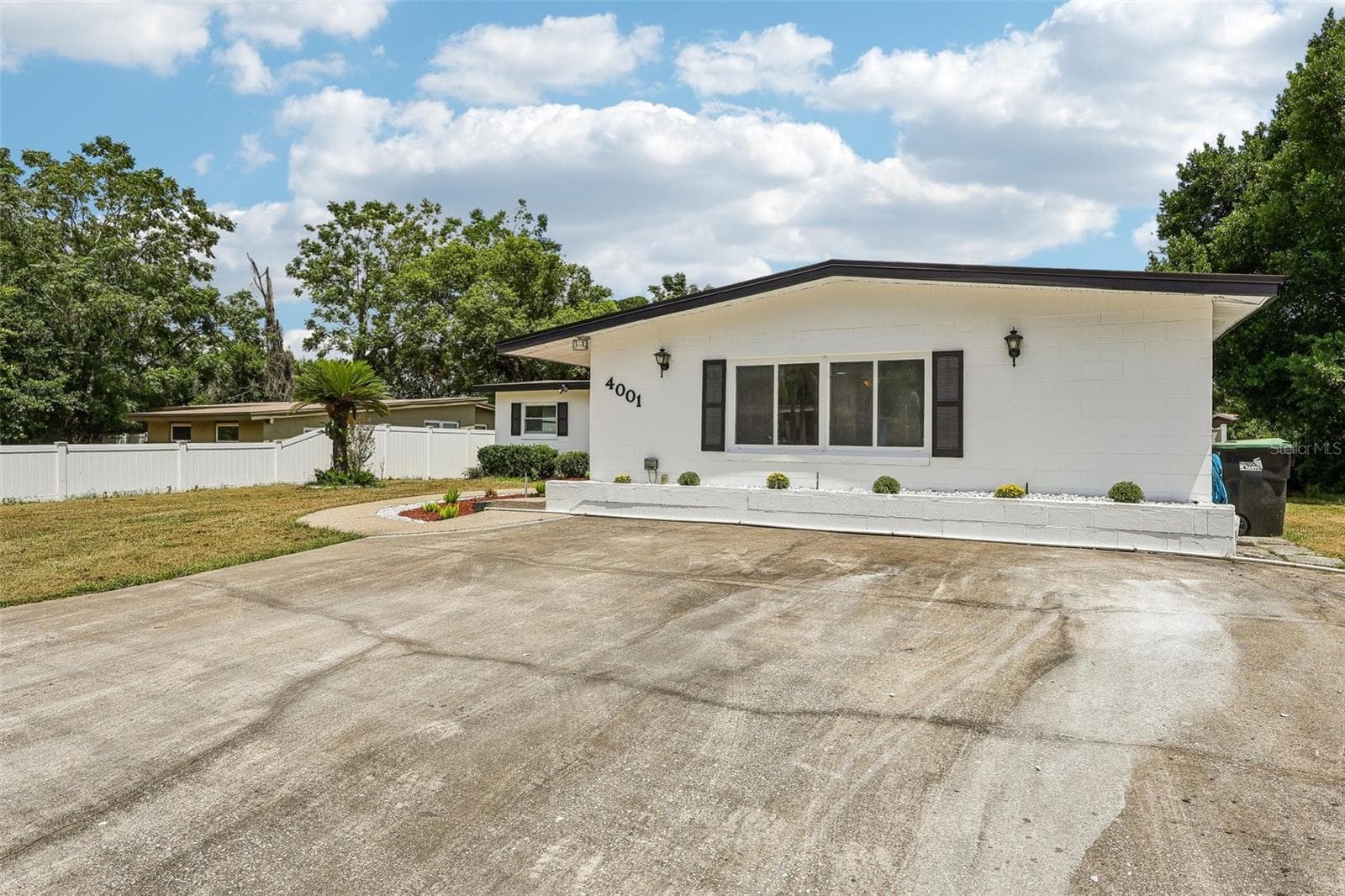 Single Family Residence at 4001 TIMBER TRL, ORLANDO, photo 2 of 46
