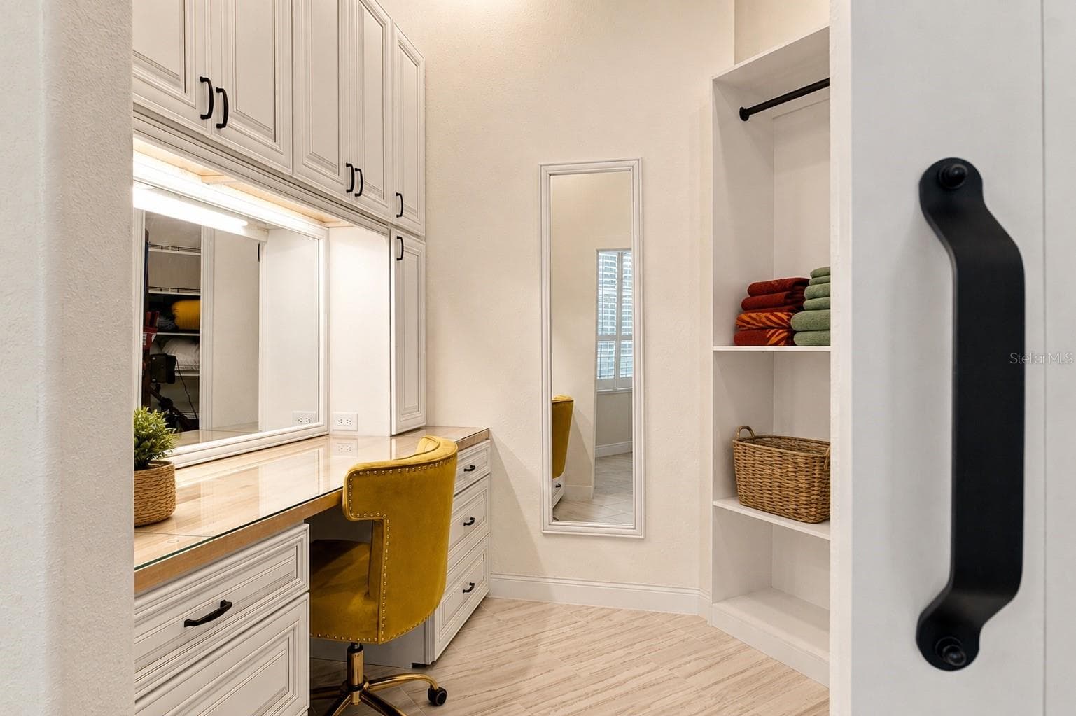 in-law suite closet - 22259 SKYVIEW CIR, BROOKSVILLE