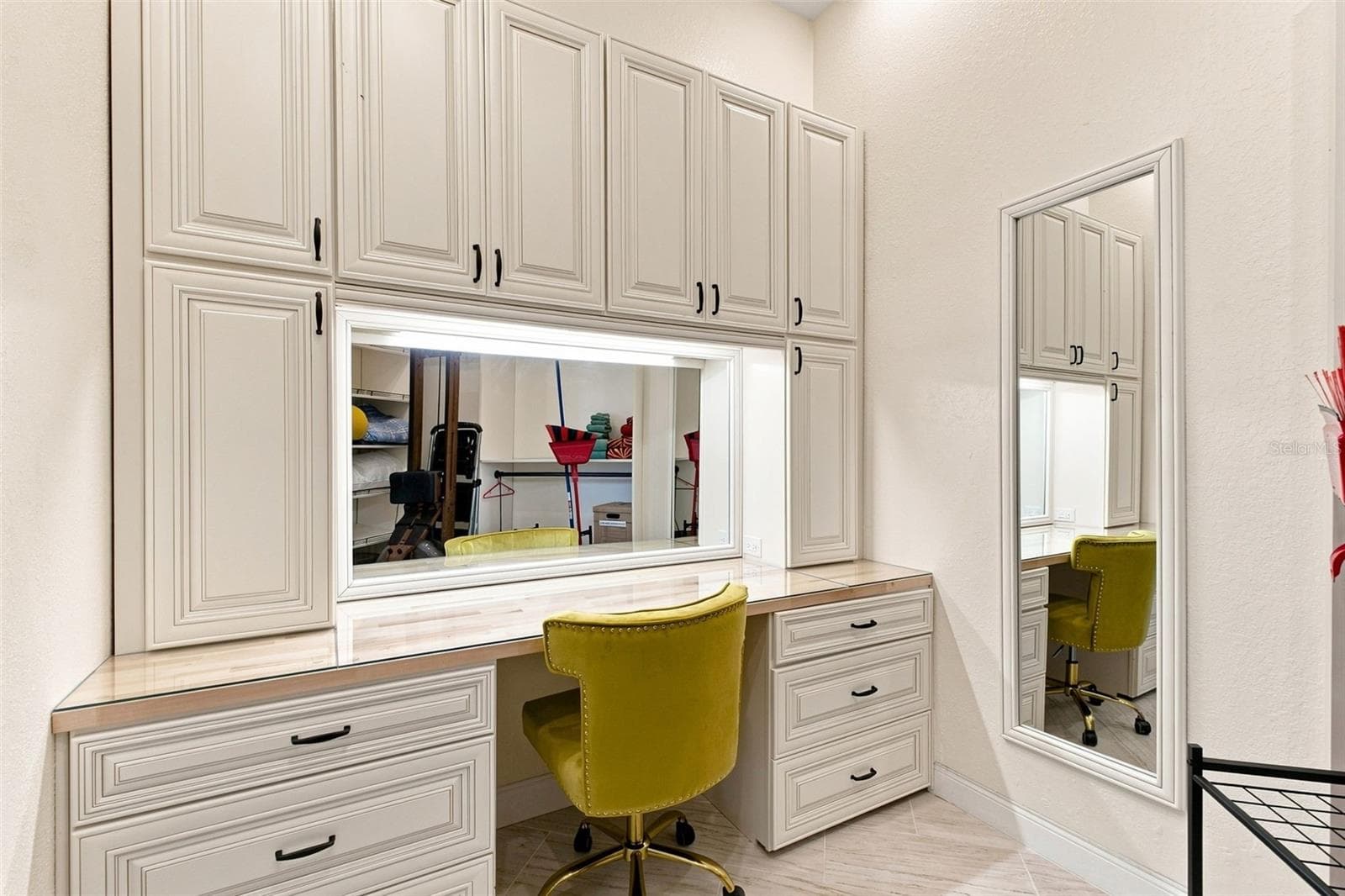 in-law suite closet - 22259 SKYVIEW CIR, BROOKSVILLE