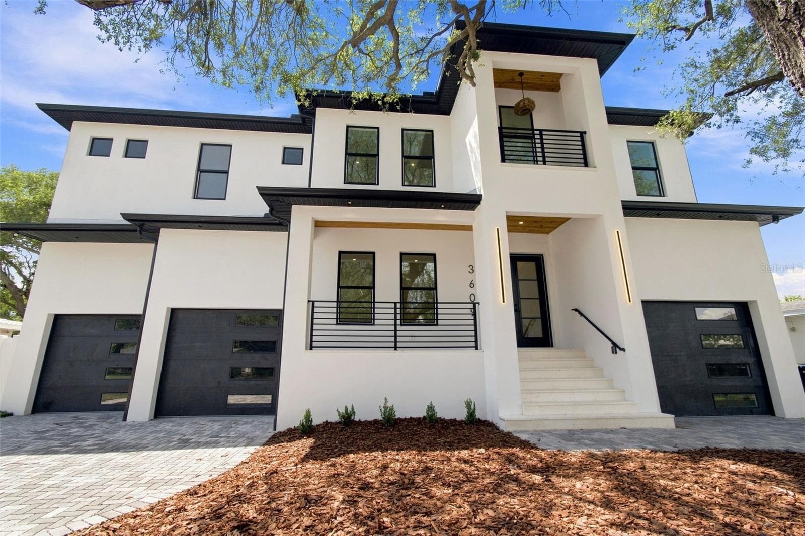 Single Family Residence at 3609 S GARDENIA AVE, TAMPA, photo 2 of 82