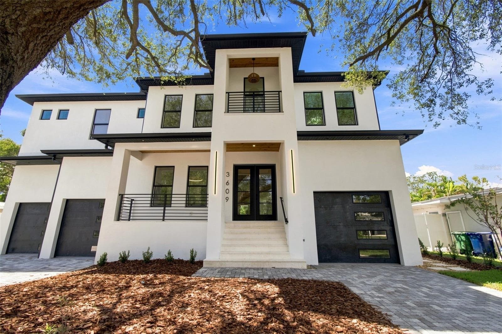 Single Family Residence at 3609 S GARDENIA AVE, TAMPA, photo 3 of 82