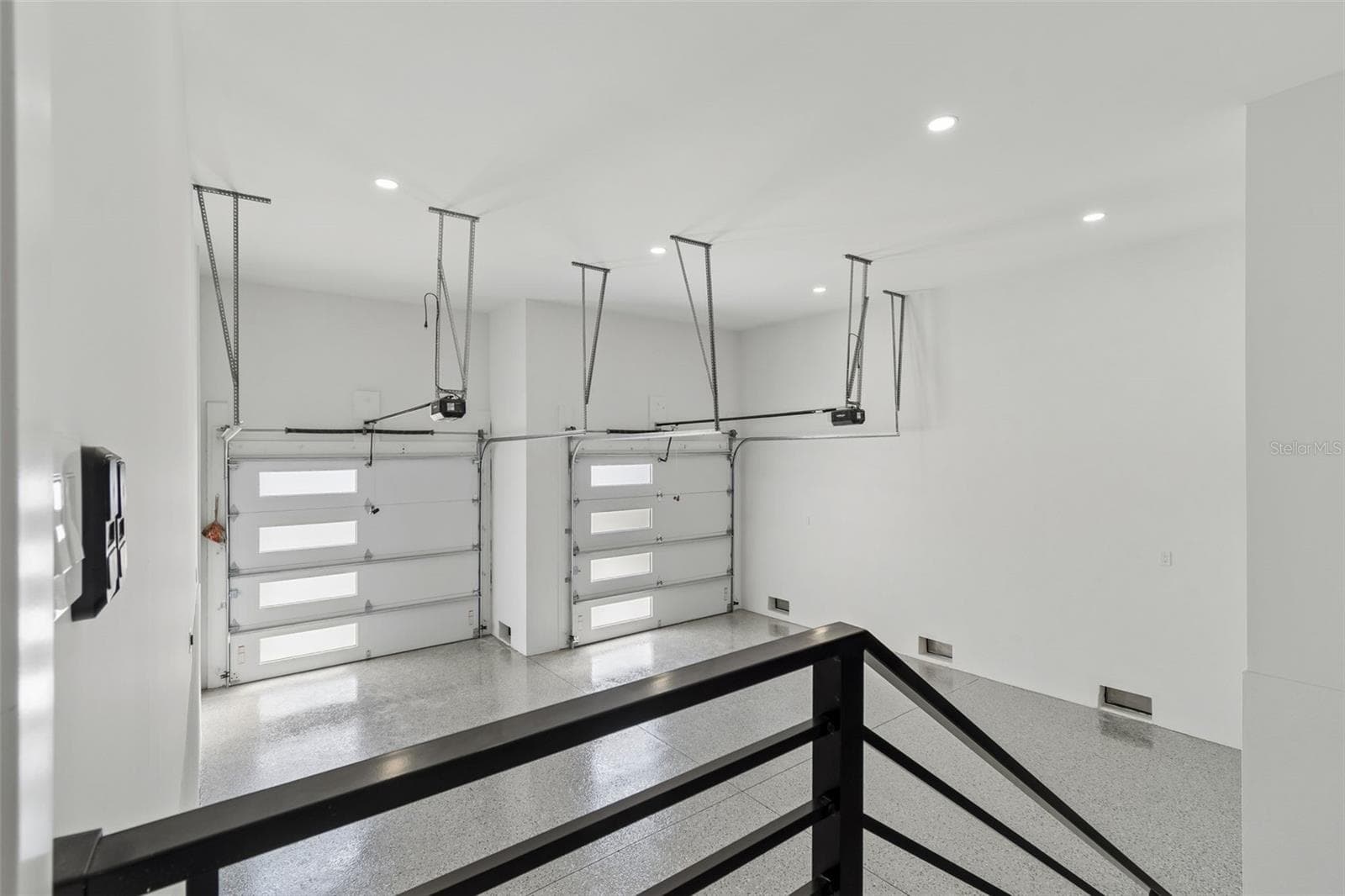 Single Family Residence at 3609 S GARDENIA AVE, TAMPA, photo 11 of 82