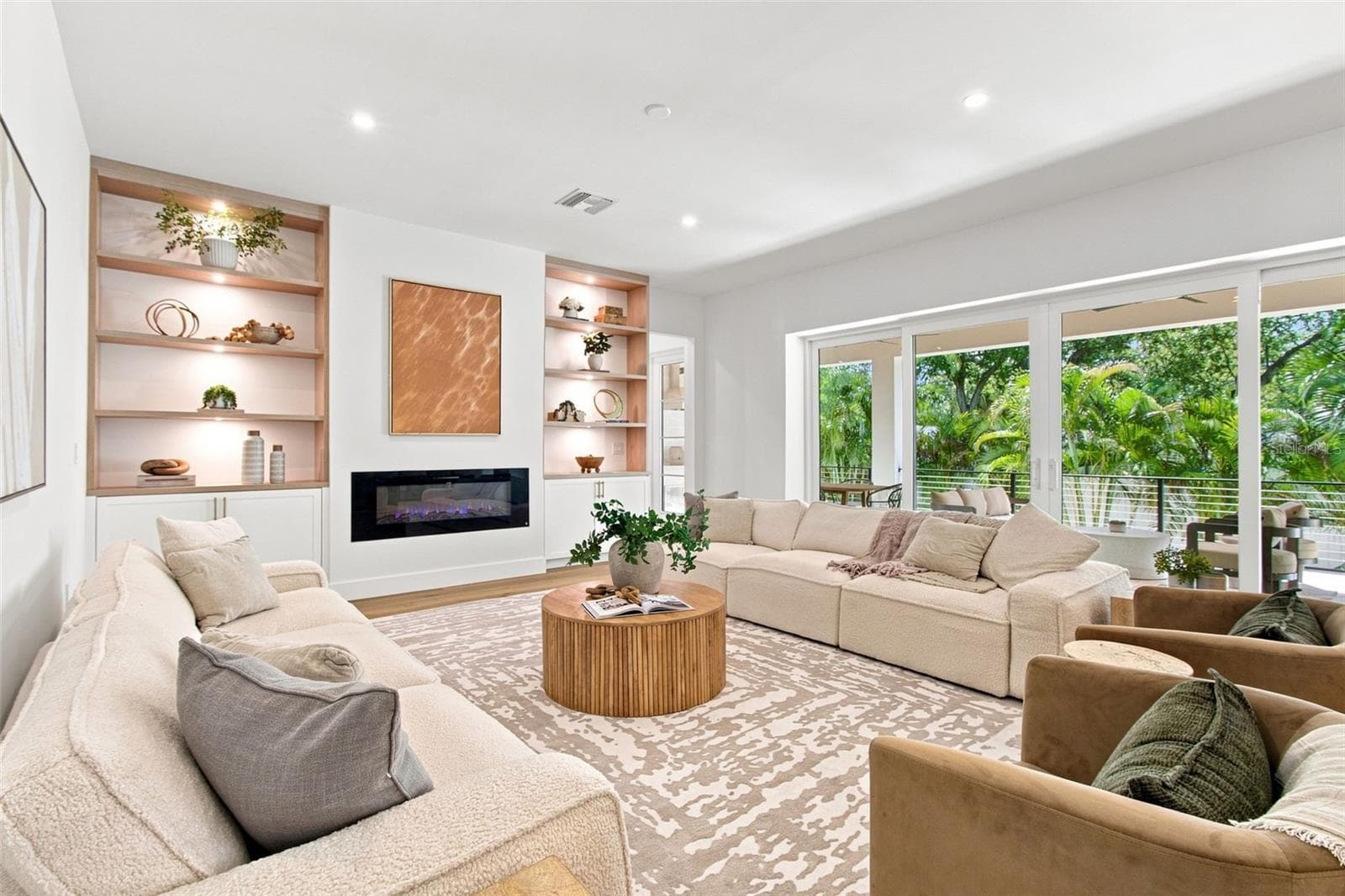 Single Family Residence at 3609 S GARDENIA AVE, TAMPA, photo 31 of 82