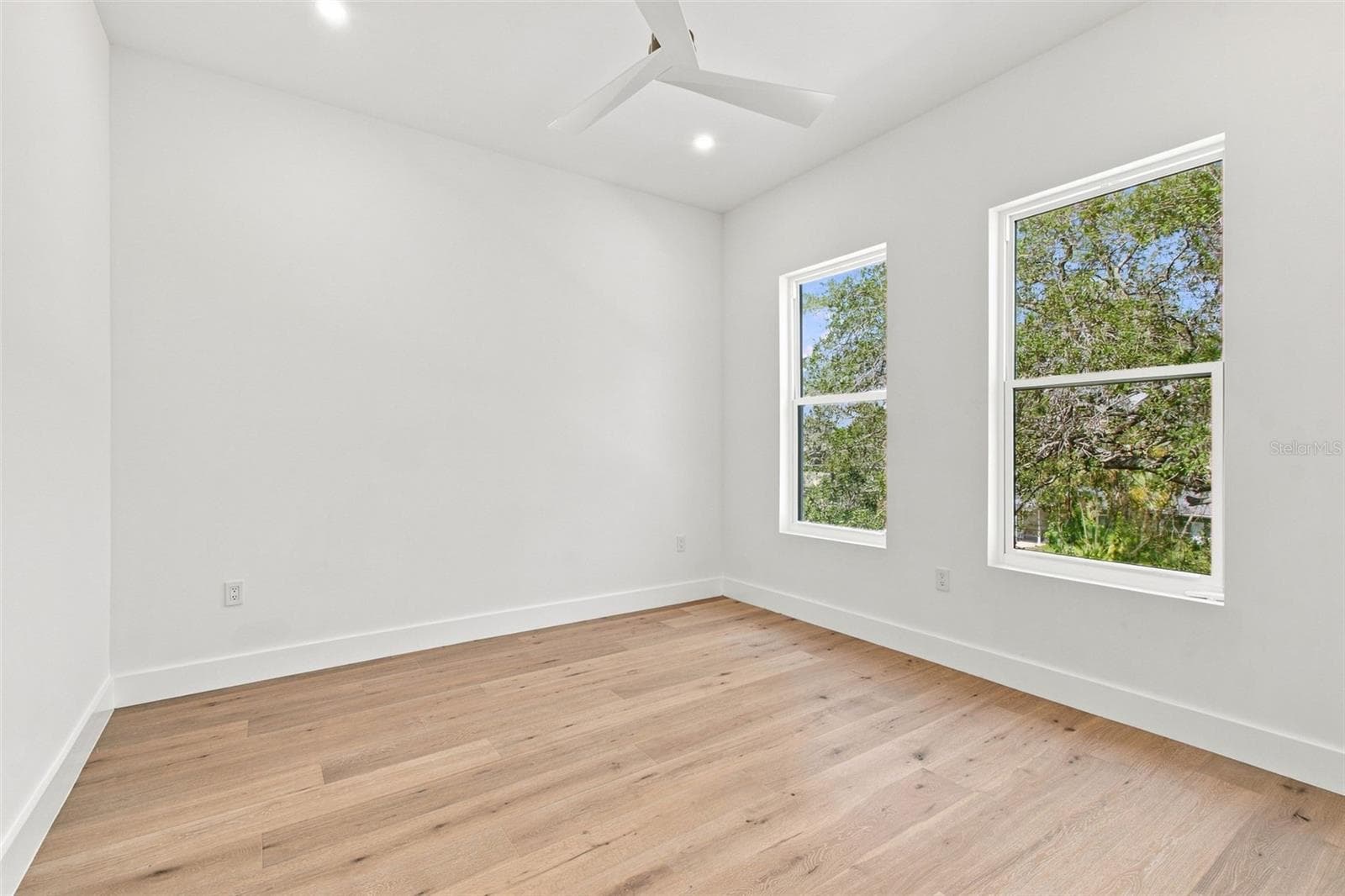 Single Family Residence at 3609 S GARDENIA AVE, TAMPA, photo 47 of 82