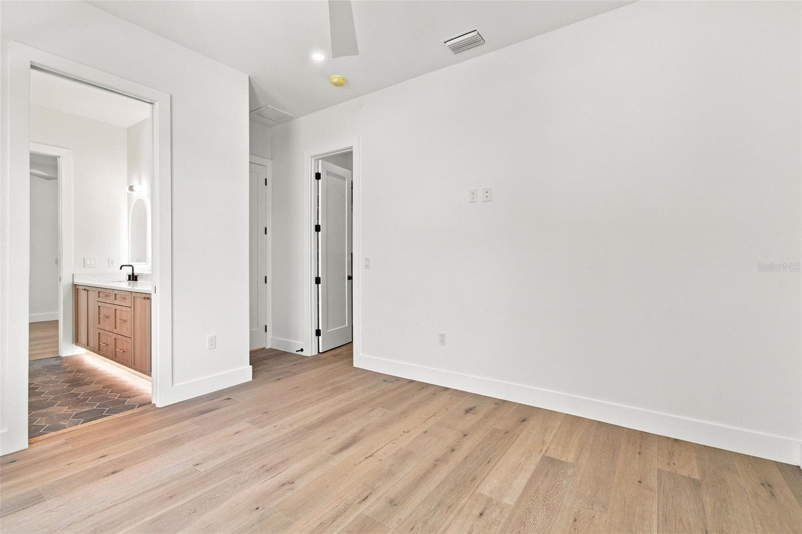 Single Family Residence at 3609 S GARDENIA AVE, TAMPA, photo 48 of 82