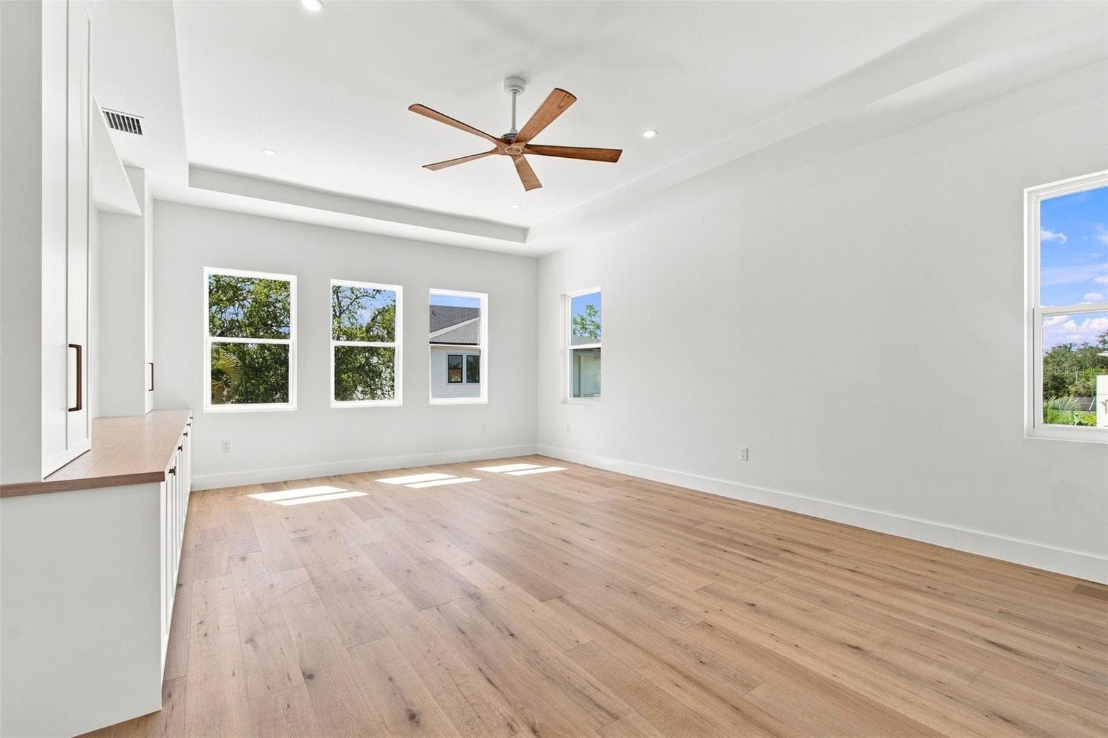 Single Family Residence at 3609 S GARDENIA AVE, TAMPA, photo 50 of 82