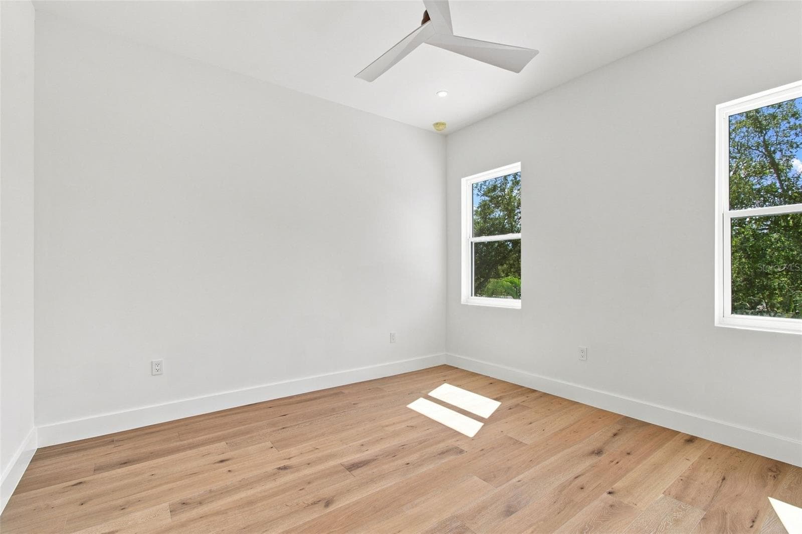 Single Family Residence at 3609 S GARDENIA AVE, TAMPA, photo 55 of 82