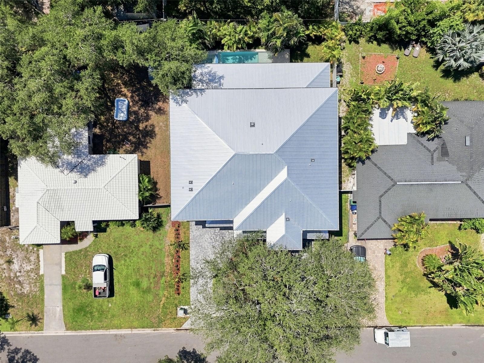 Single Family Residence at 3609 S GARDENIA AVE, TAMPA, photo 80 of 82