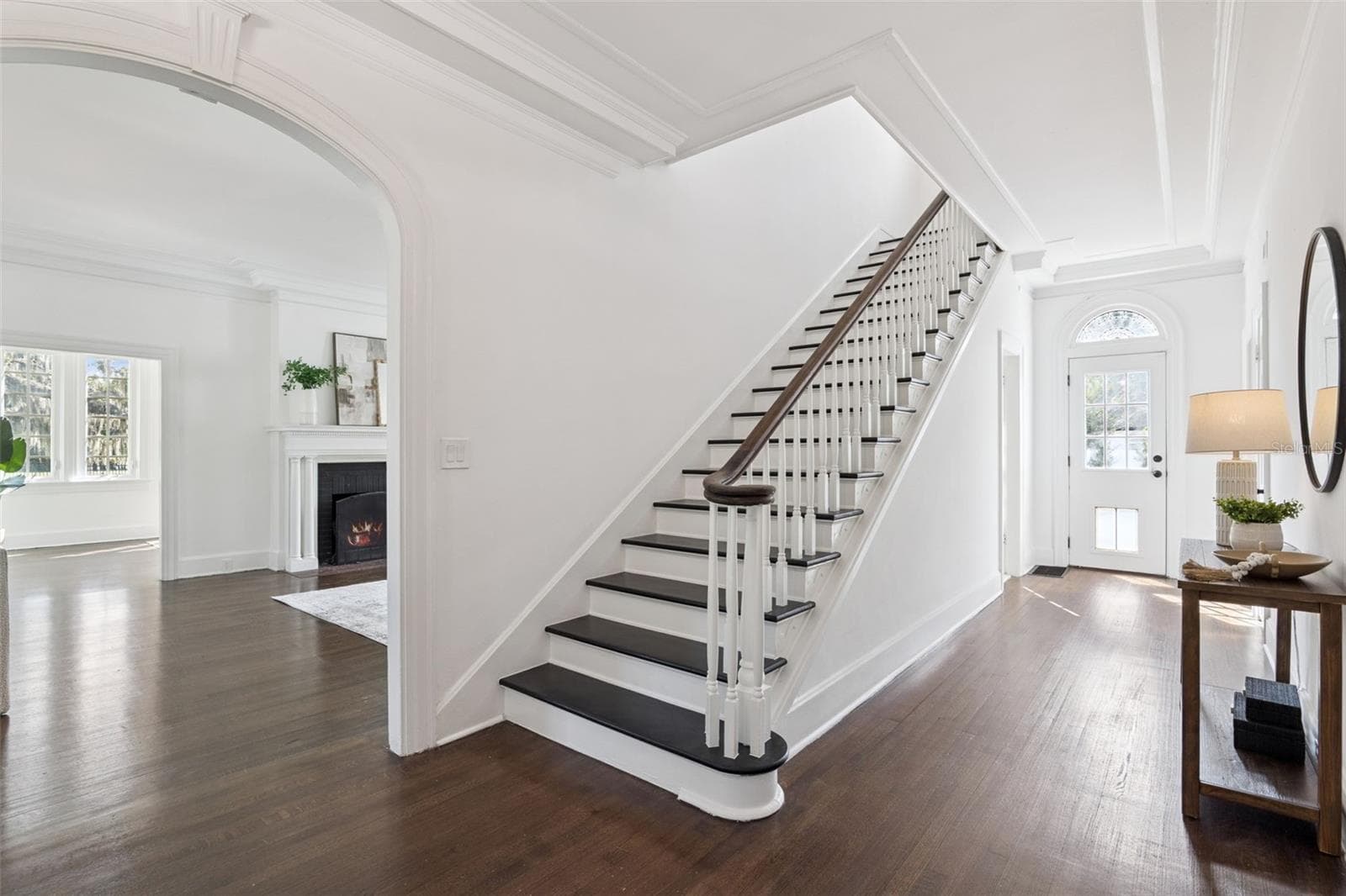 Entryway - 5240 ALLEMAN DR, ORLANDO